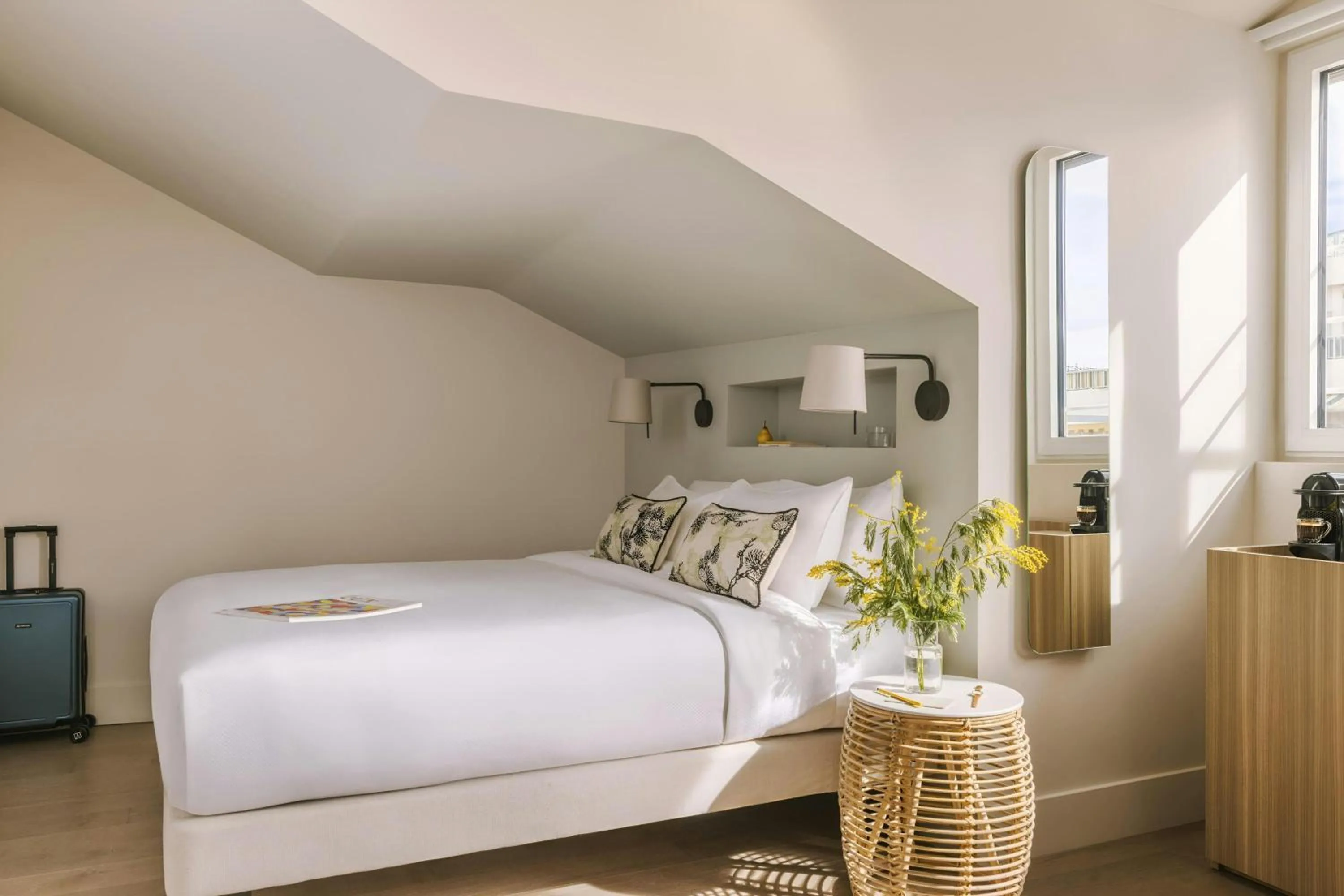 Bedroom, Bed in Yelo Mozart Hotel Les Musiciens, Sonder by Marriott Bonvoy