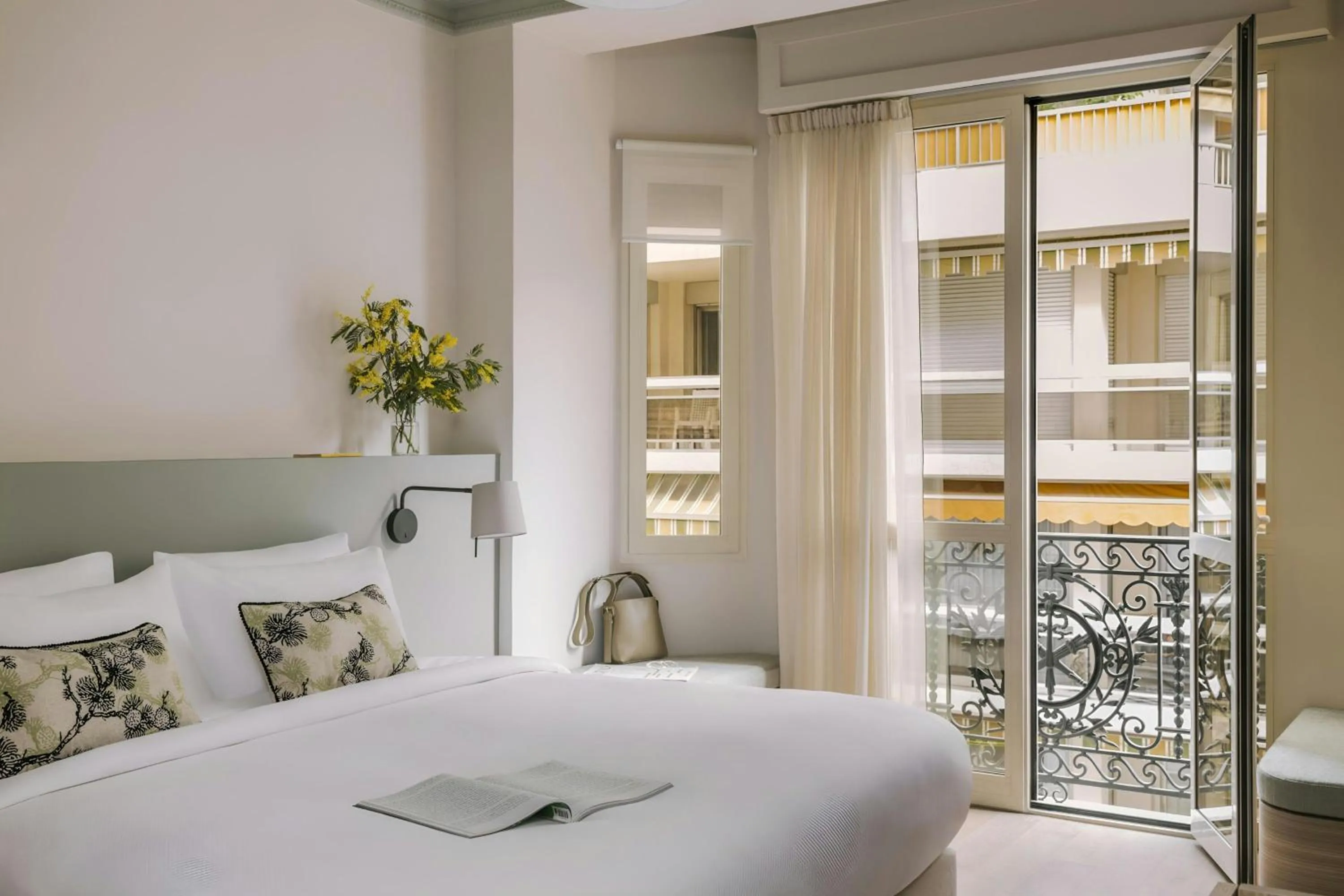 Bedroom, Bed in Yelo Mozart Hotel Les Musiciens, Sonder by Marriott Bonvoy