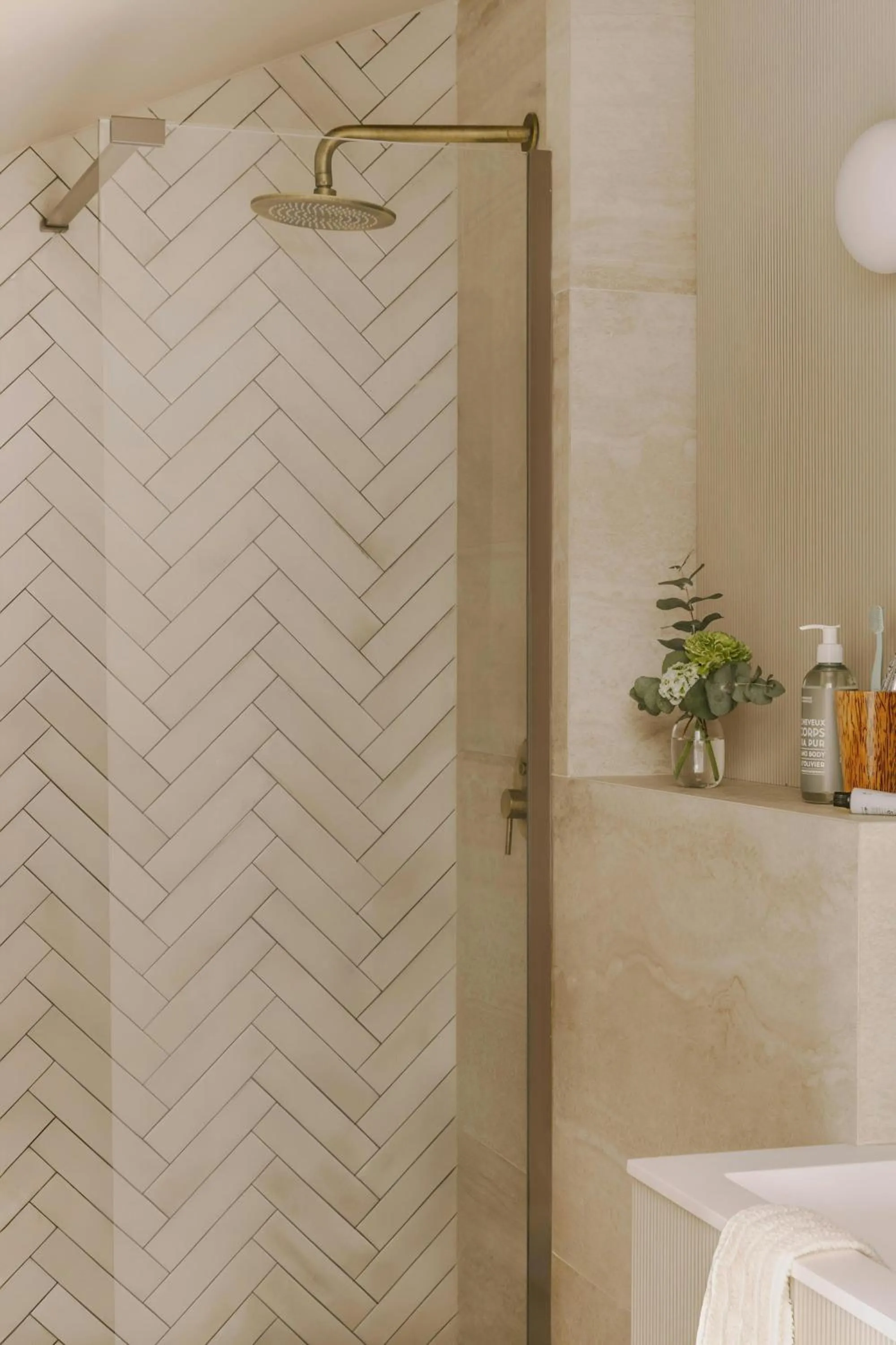 Bathroom in Yelo Mozart Hotel Les Musiciens, Sonder by Marriott Bonvoy