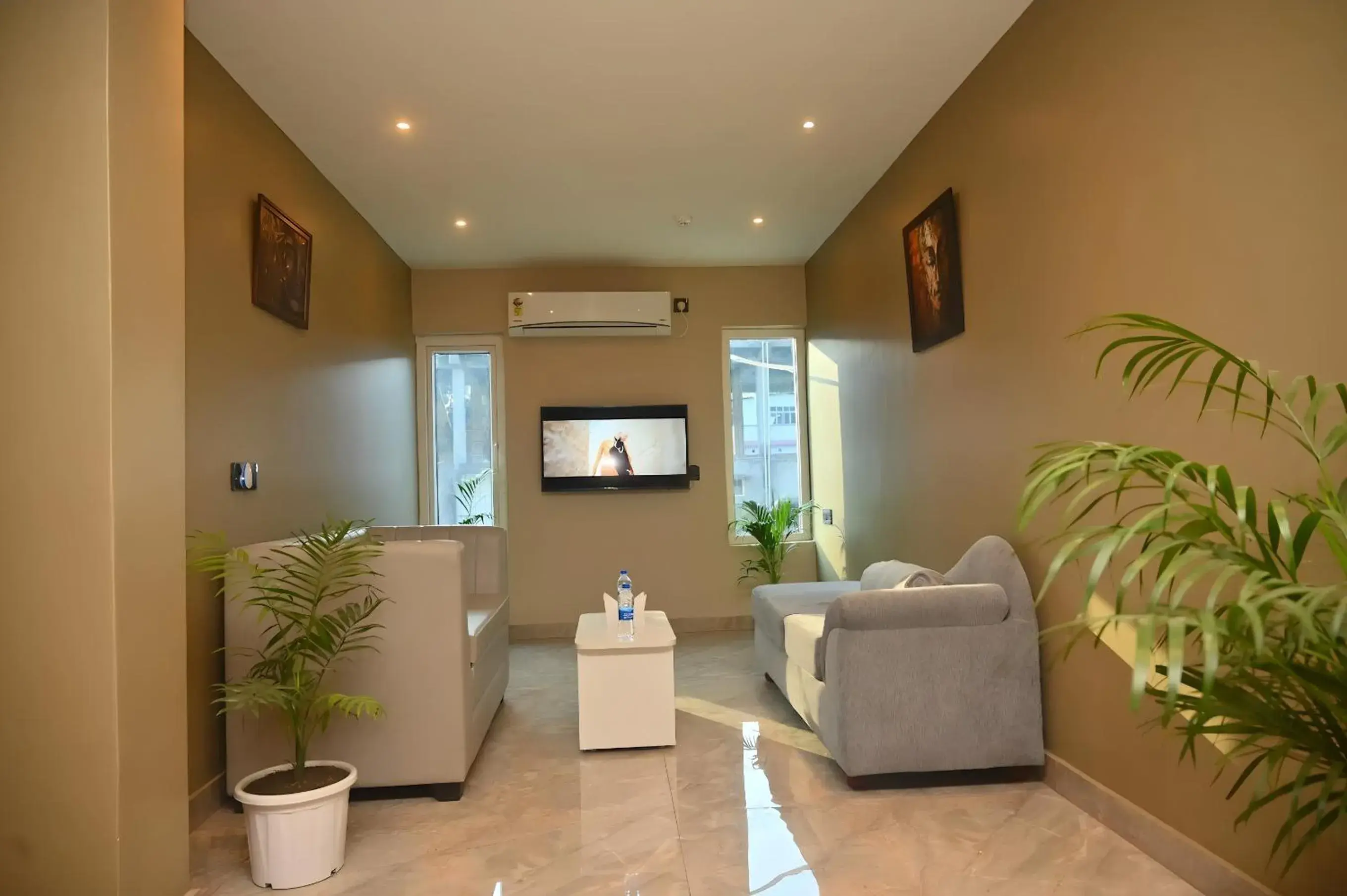 ESSENCE GRANDEUR ESSENCE GRANDEUR