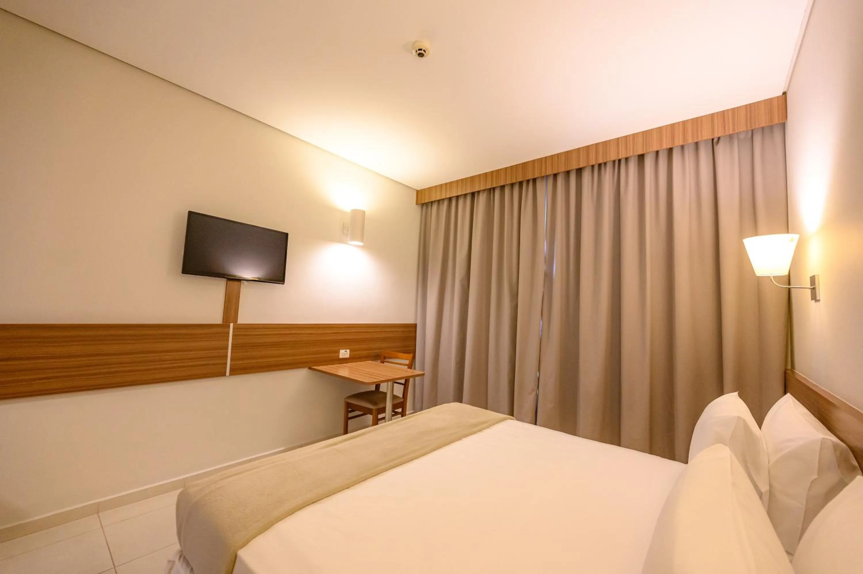 Bed in UniHotel Salto