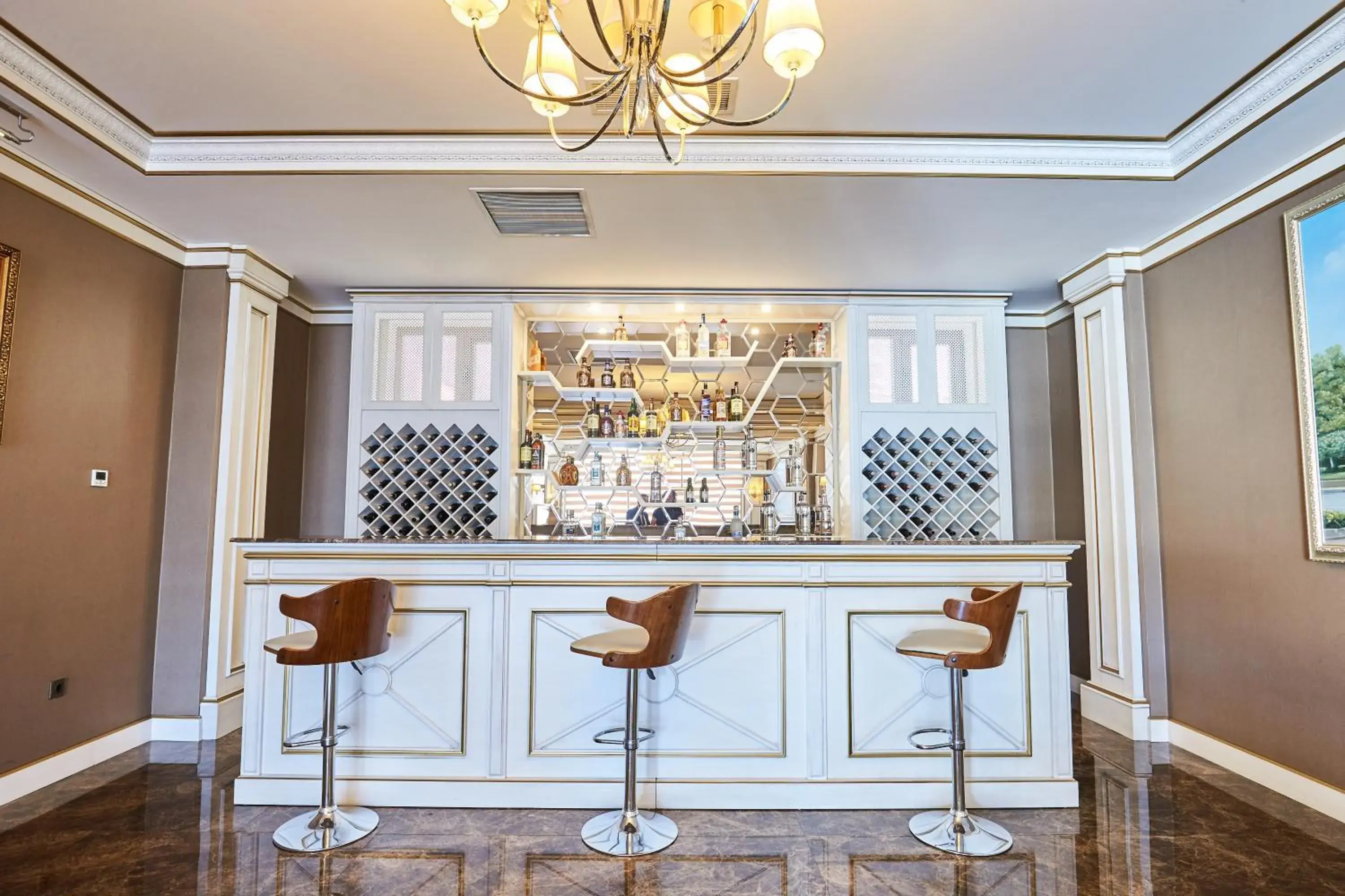 Lounge or bar in Boulevard Side Hotel Lounge or bar in Boulevard Side Hotel
