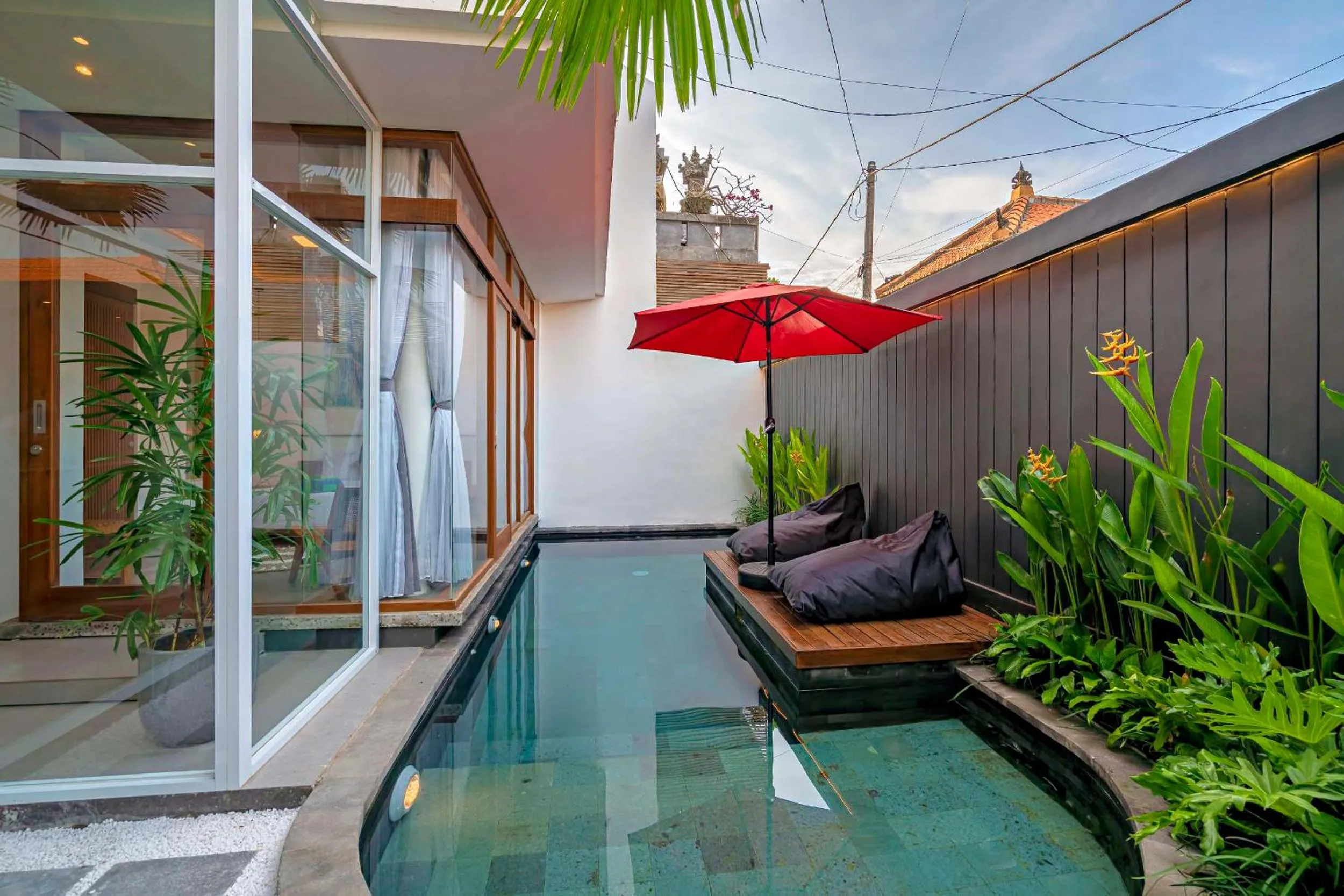 Day in Villa Kemiri - Canggu near Batu Bolong Beach