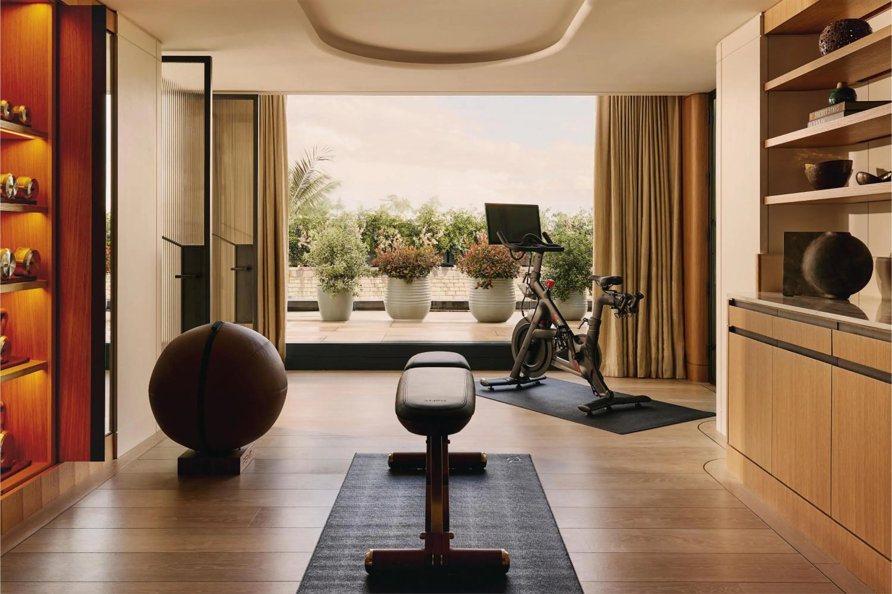 Photo of the whole room in The Emory, Maybourne