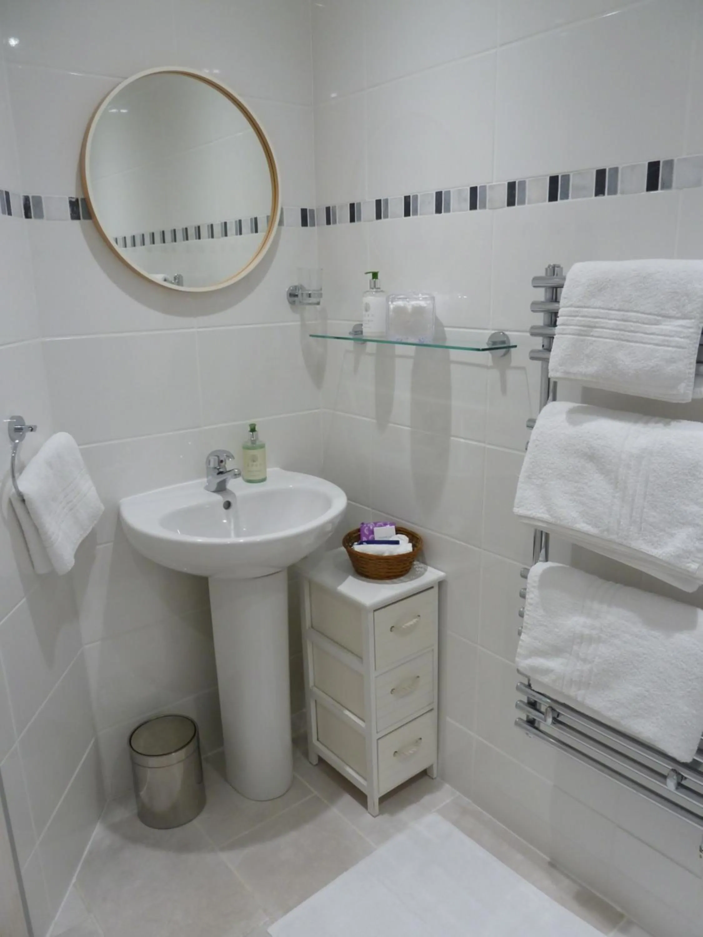 Toilet in Failte Bed & Breakfast