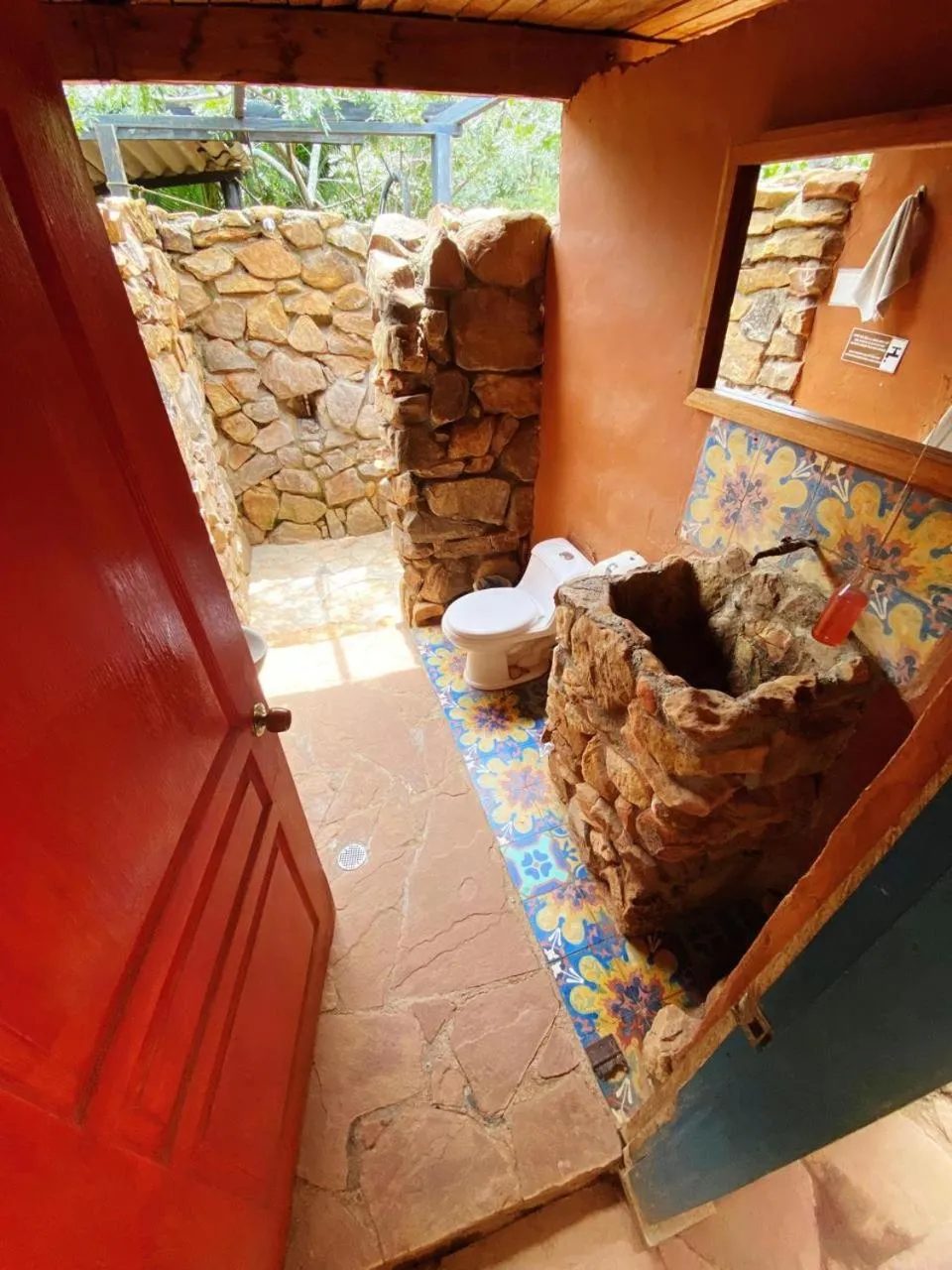 Shower in REFUGIO LA ROCA