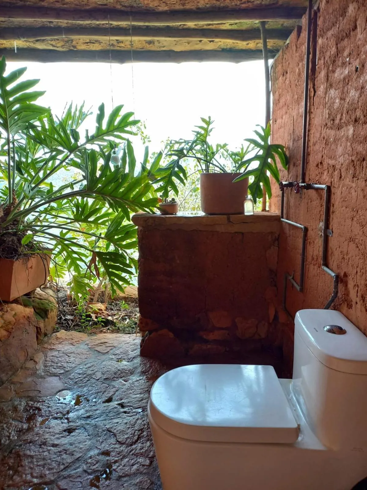 Shower in REFUGIO LA ROCA