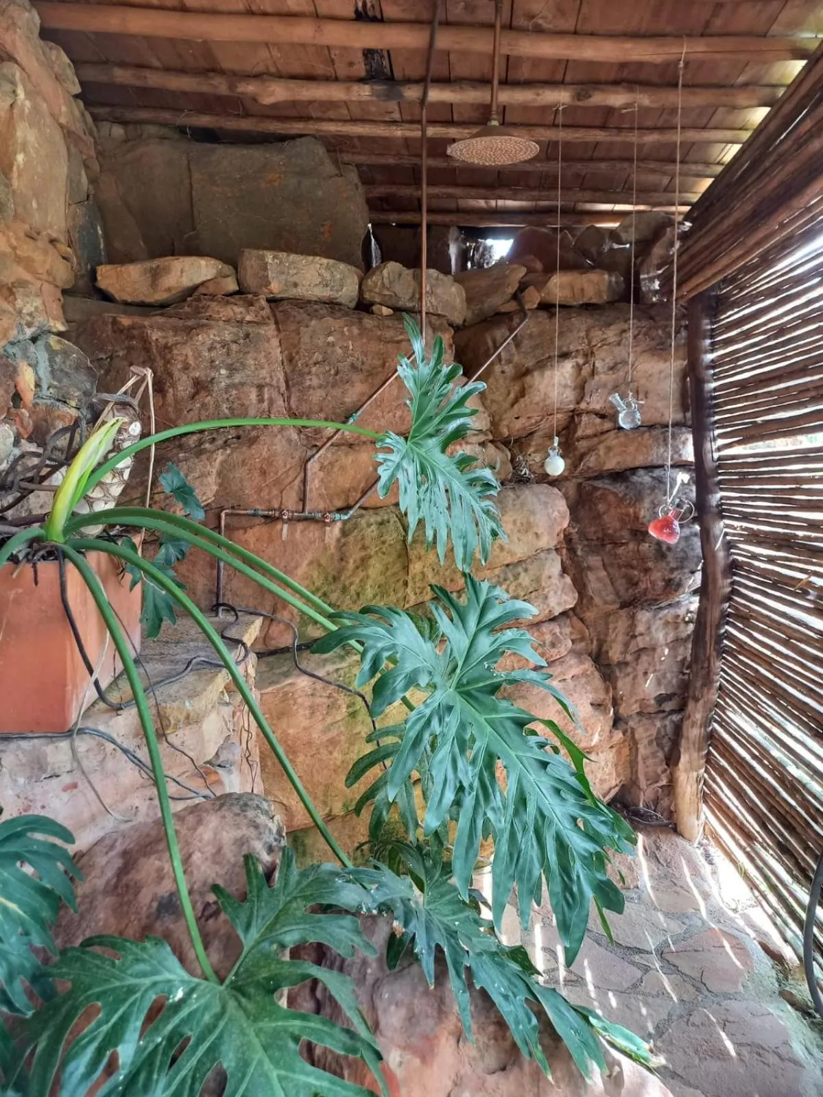 Shower in REFUGIO LA ROCA