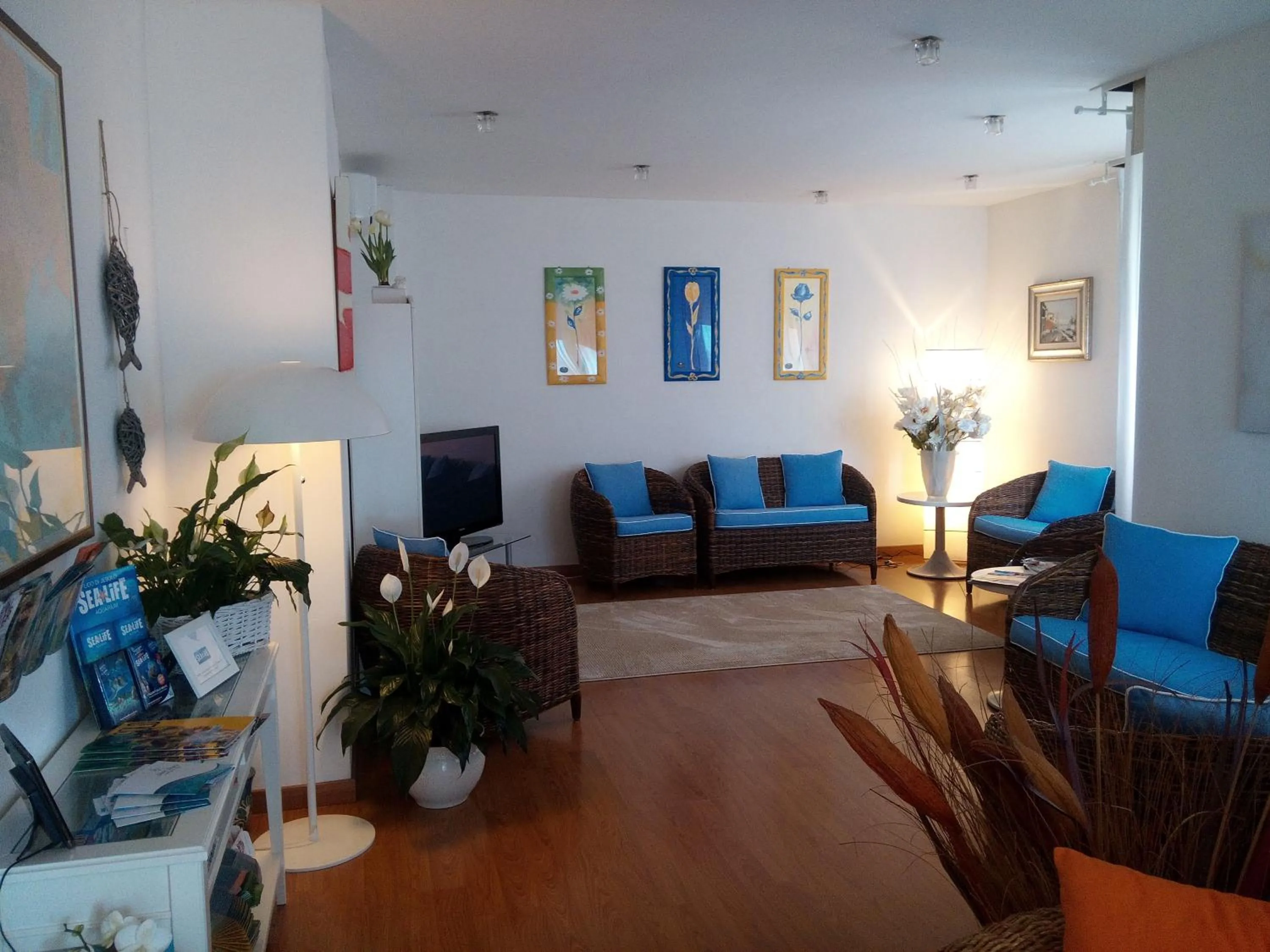 Communal lounge/ TV room in Hotel Telenia