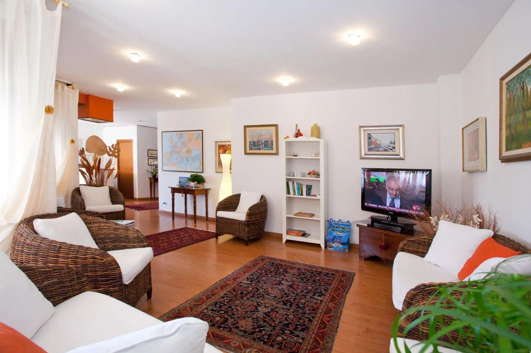 Communal lounge/ TV room in Hotel Telenia