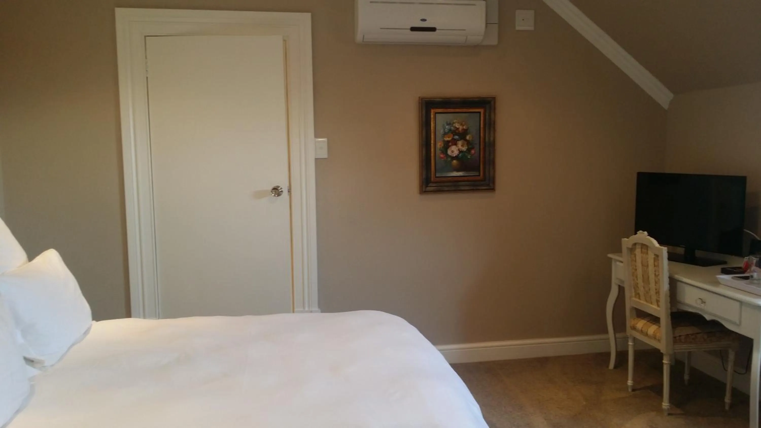 Seating area, Bed in Park Place Boutique Guesthouse