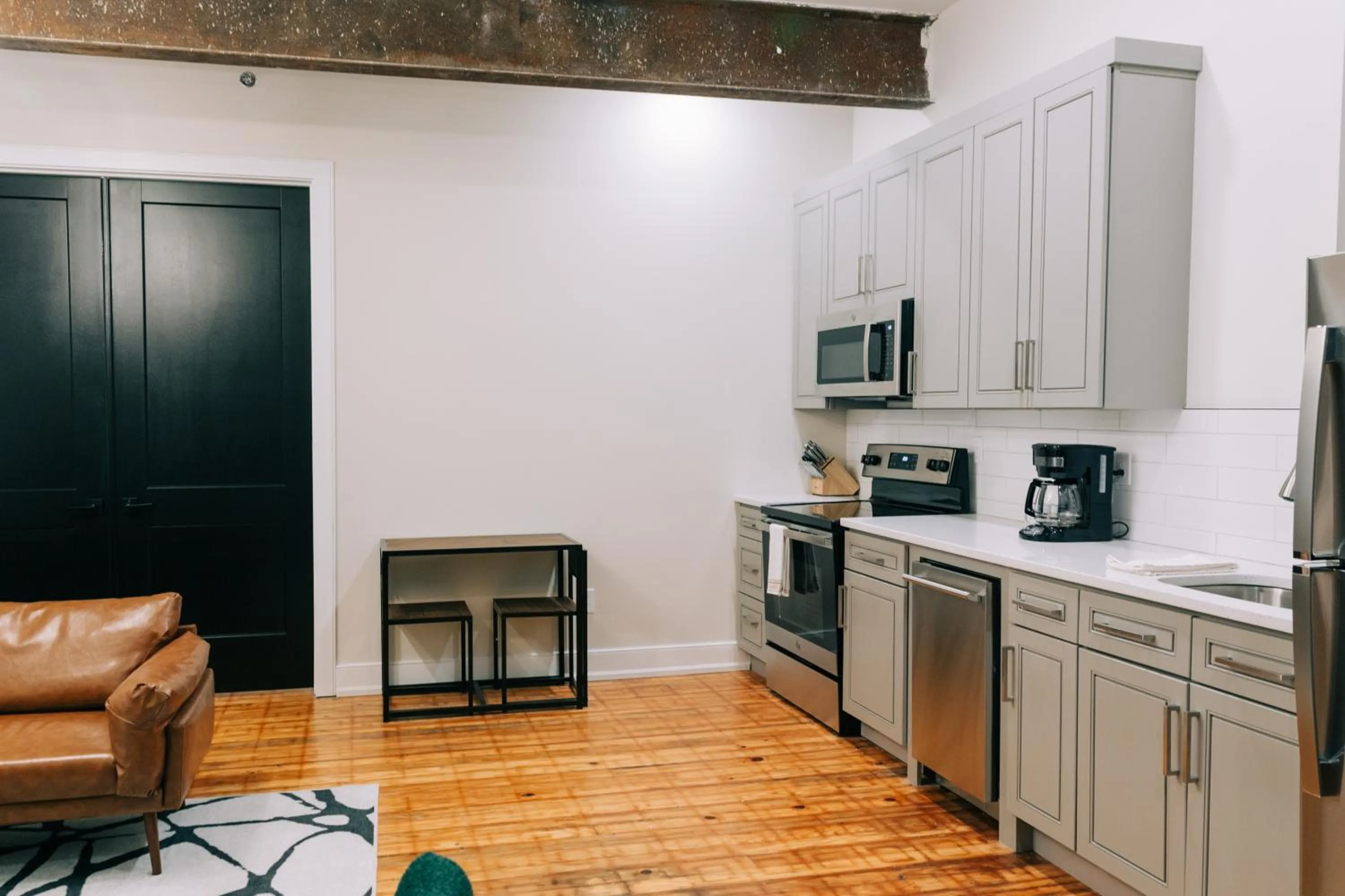 Kitchen or kitchenette in The St. Clair