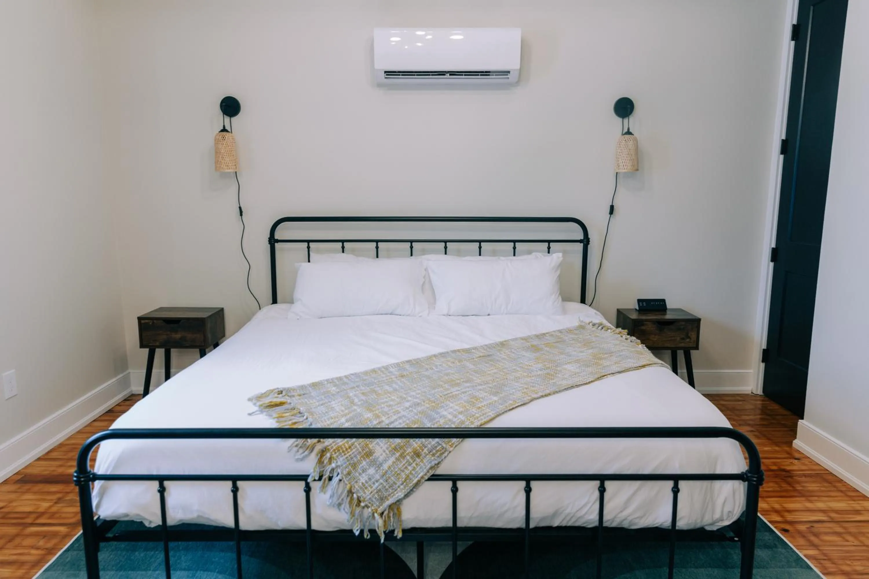 Bedroom, Bed in The St. Clair