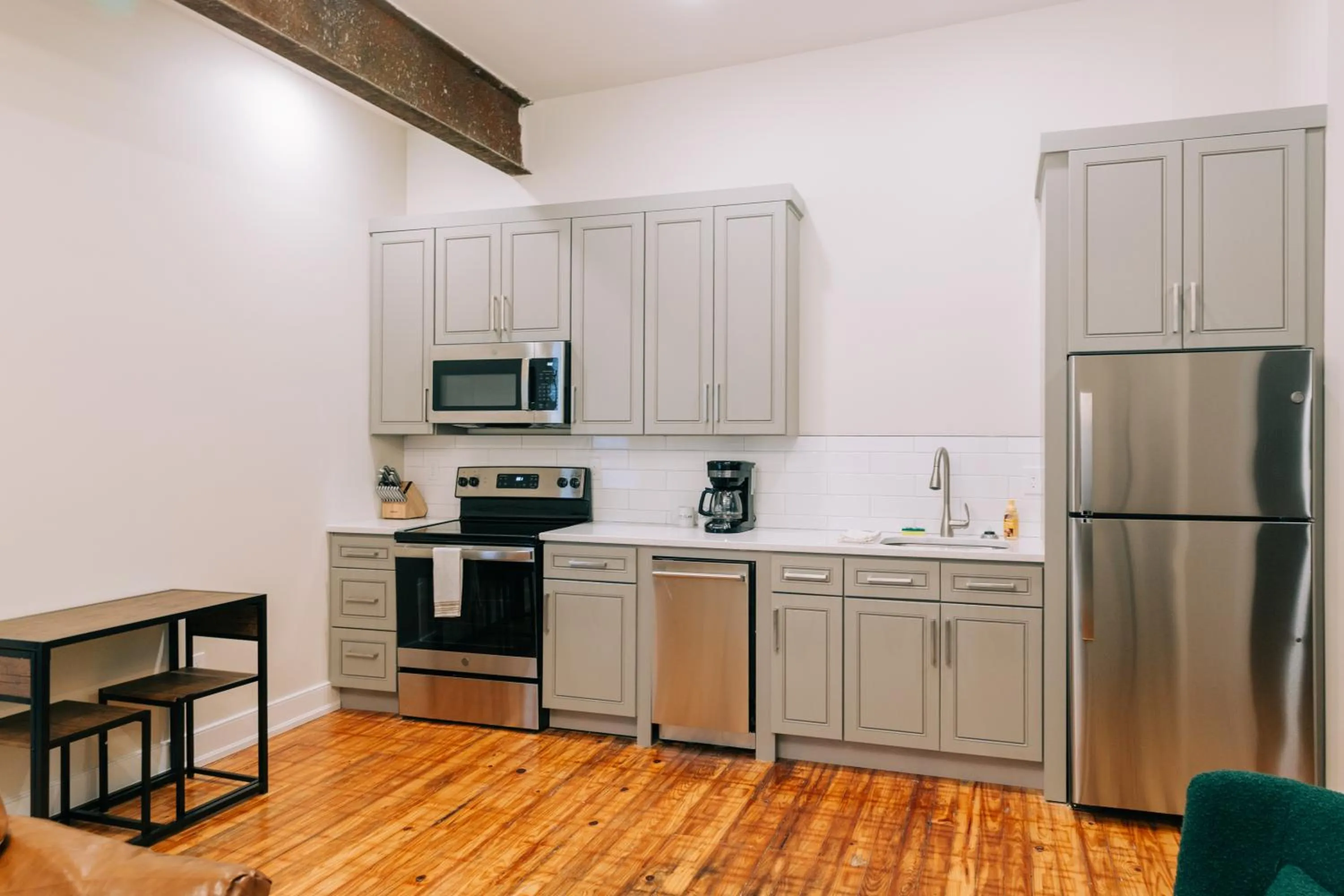 Kitchen or kitchenette in The St. Clair