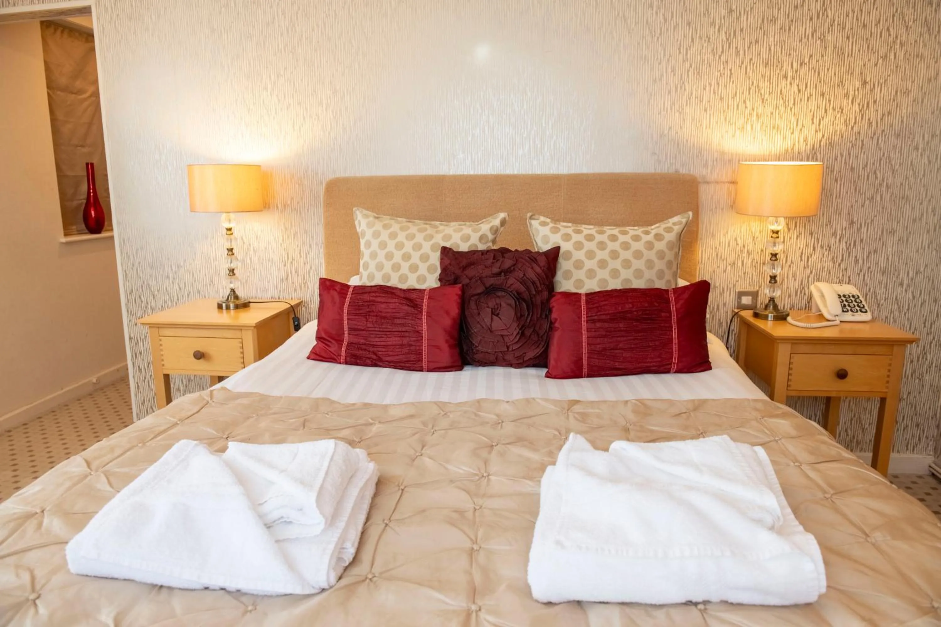 Bed in Ashburnham Hotel