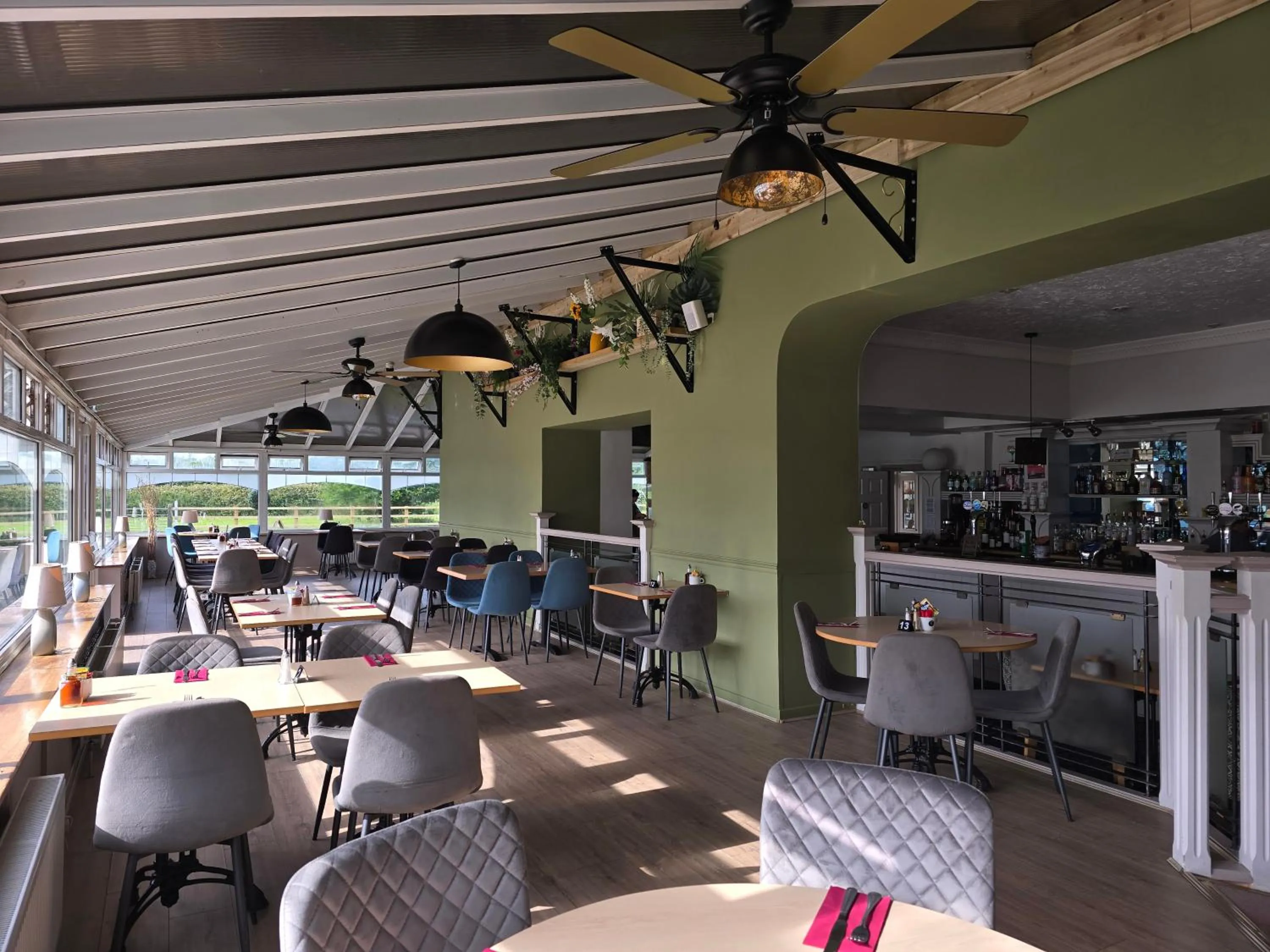 Lounge or bar in Ashburnham Hotel