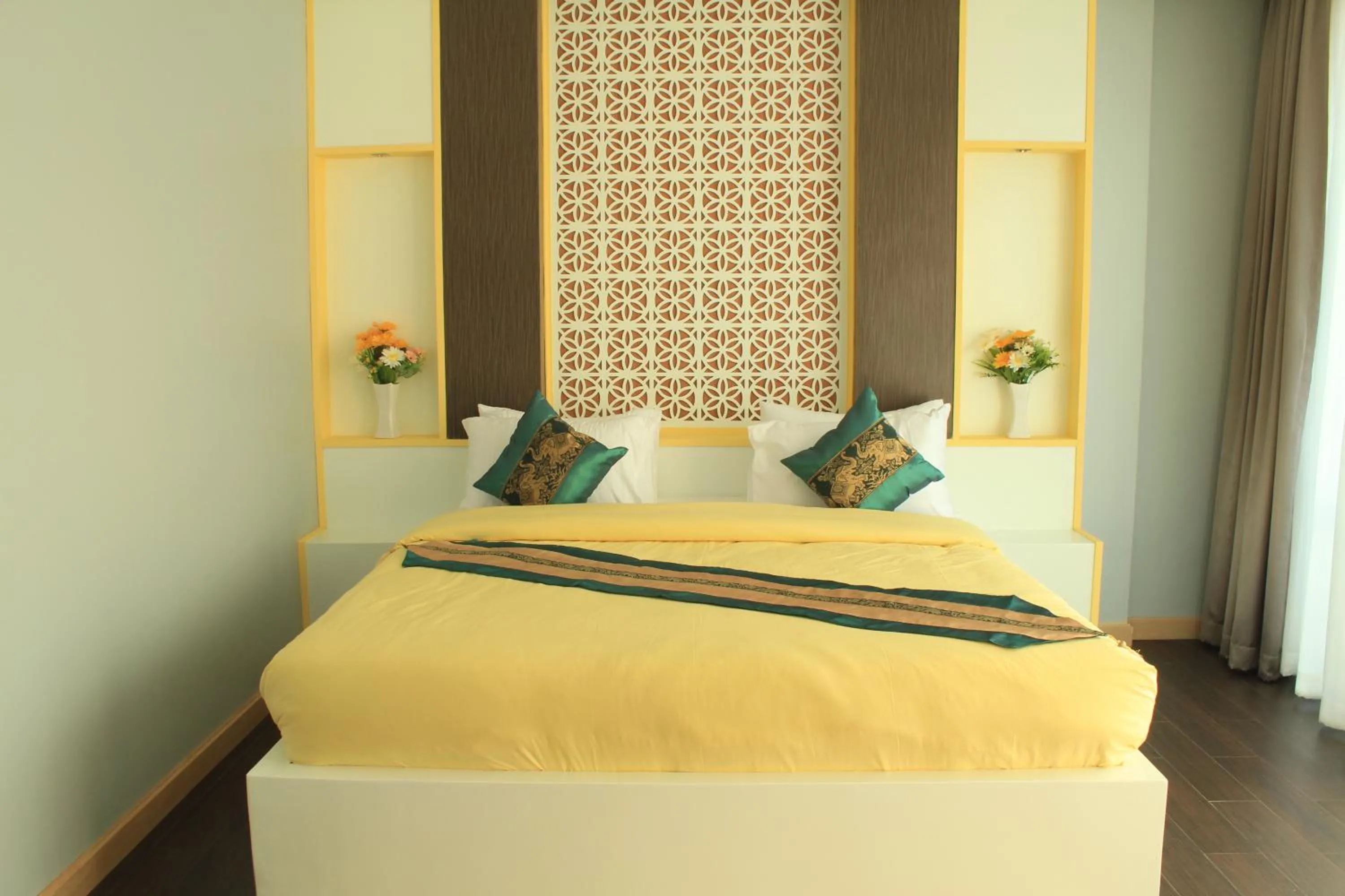 Photo of the whole room, Bed in Saranya River House สรัญญาริเวอร์เฮาส์