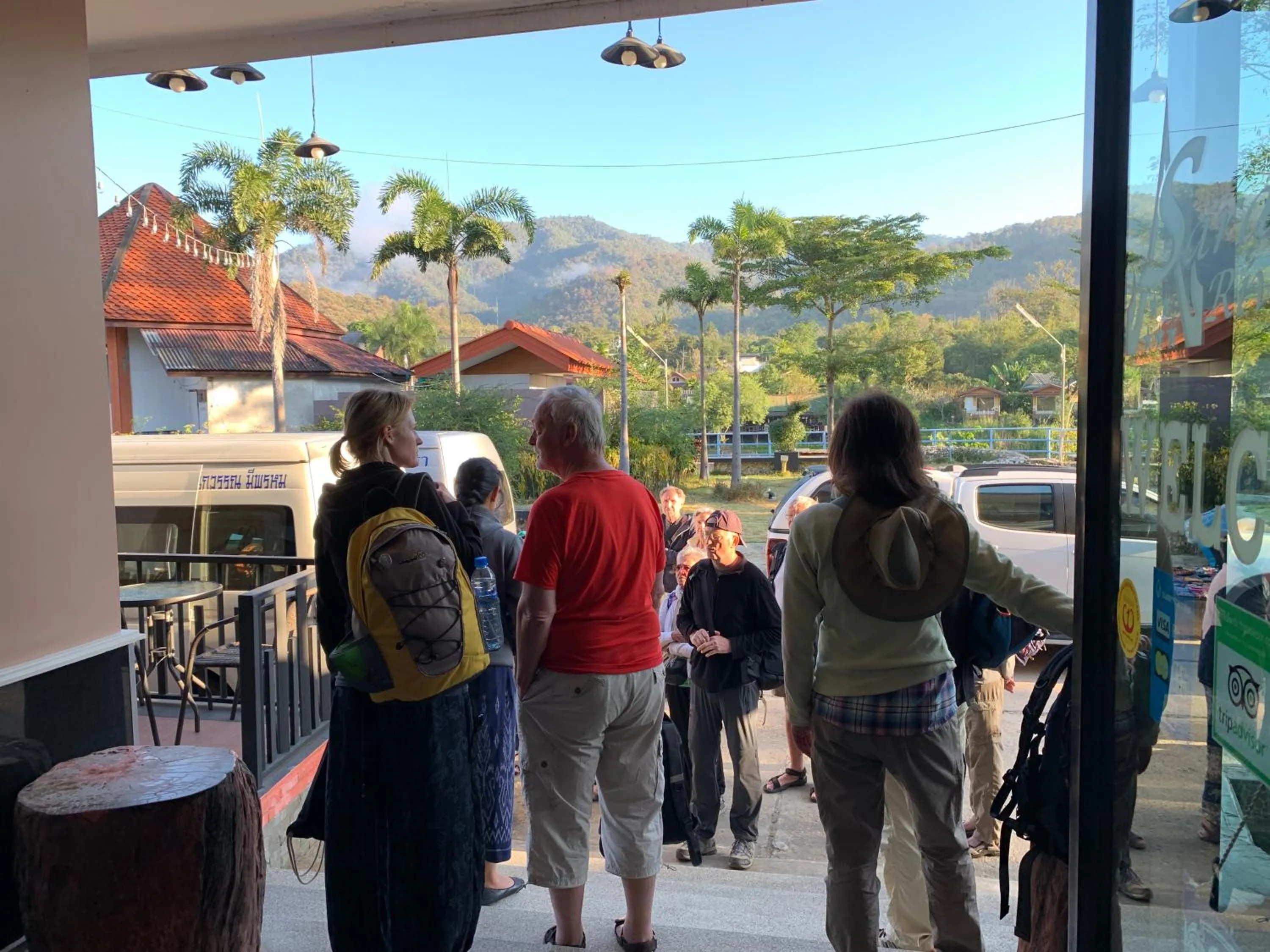 group of guests in Saranya River House สรัญญาริเวอร์เฮาส์