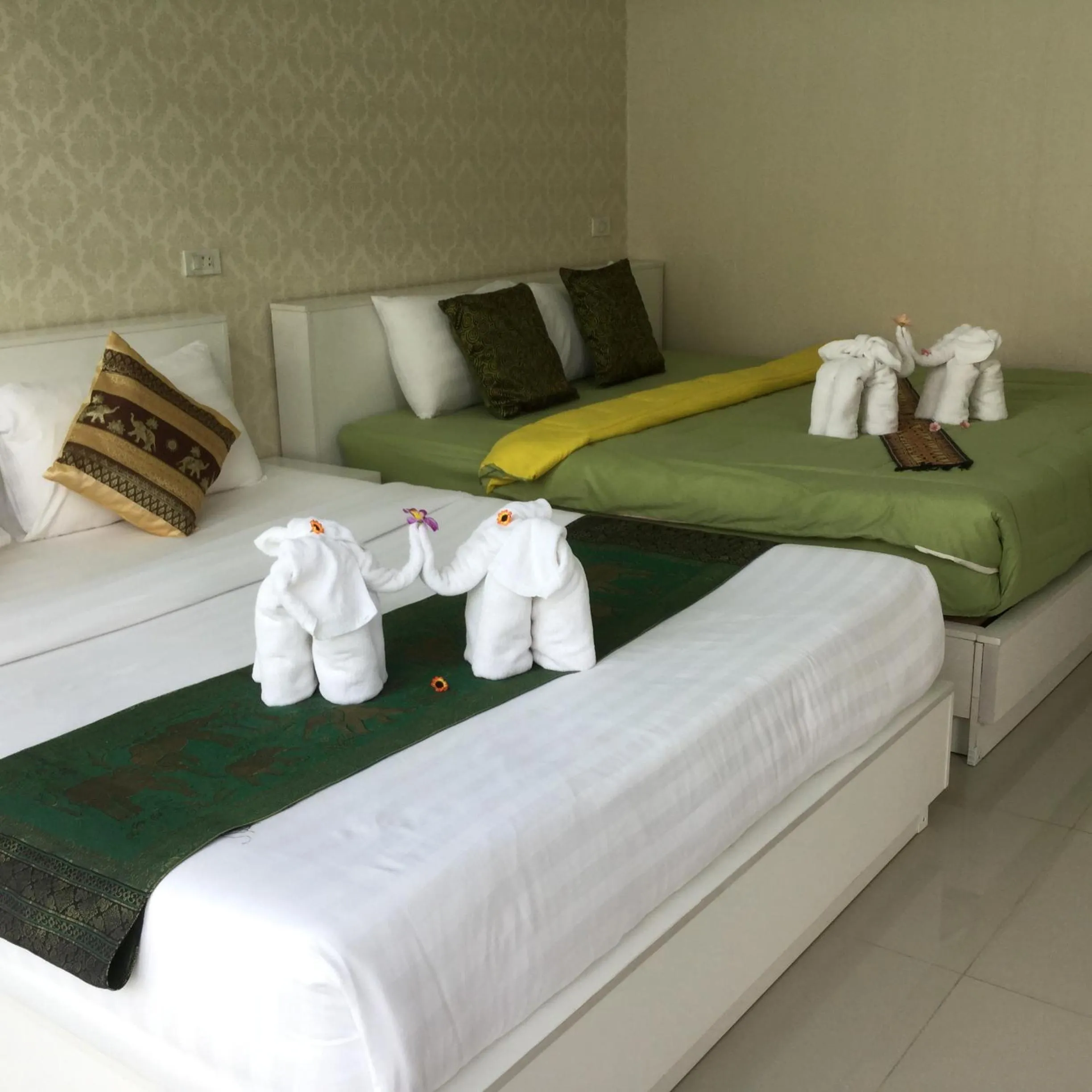 Decorative detail, Bed in Saranya River House สรัญญาริเวอร์เฮาส์