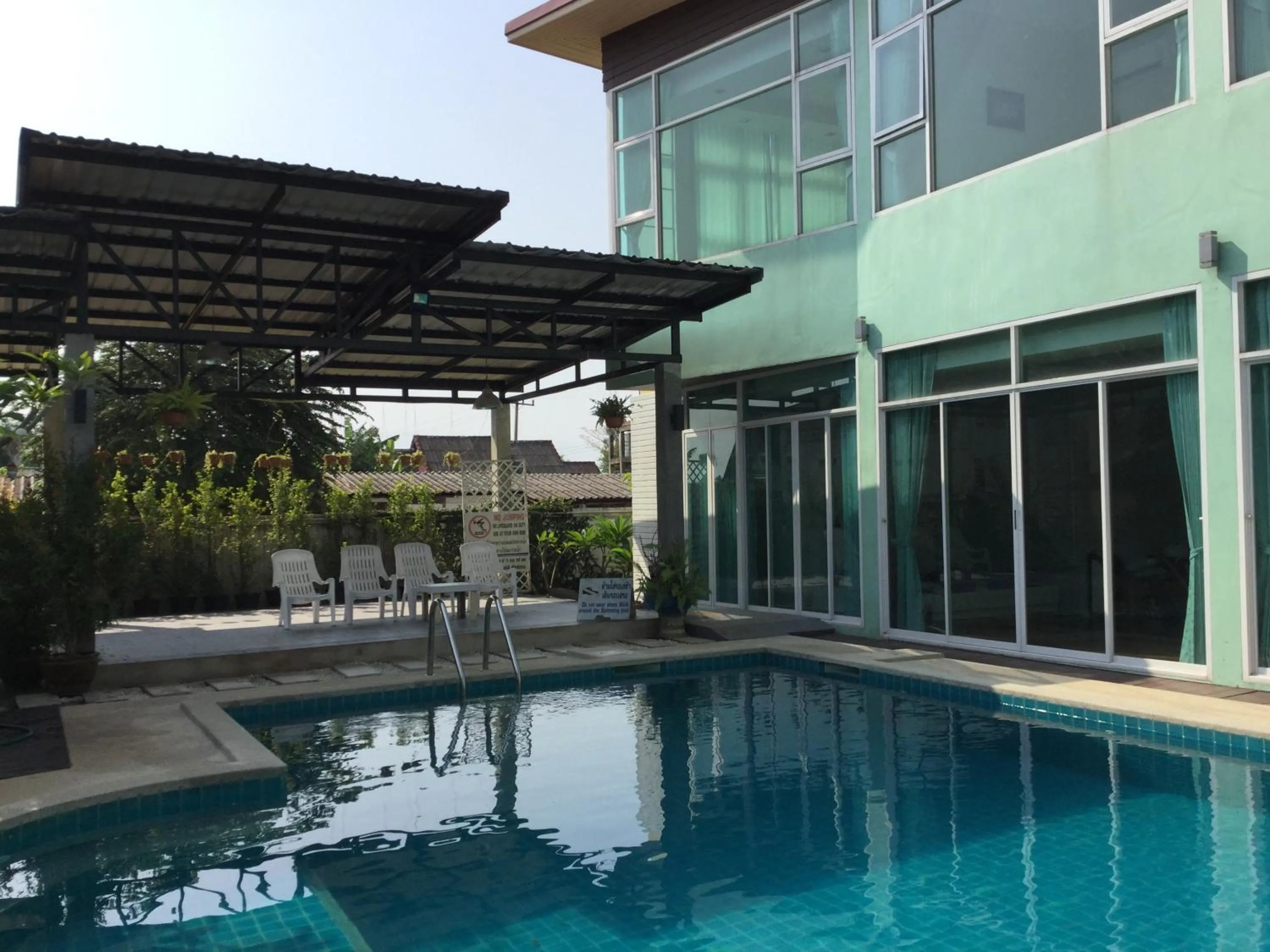 Swimming pool in Saranya River House สรัญญาริเวอร์เฮาส์