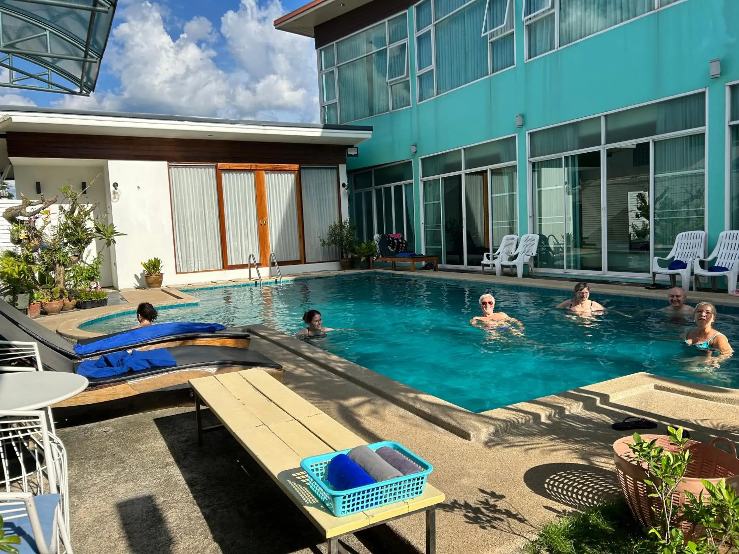 Swimming pool in Saranya River House สรัญญาริเวอร์เฮาส์ Swimming pool in Saranya River House สรัญญาริเวอร์เฮาส์