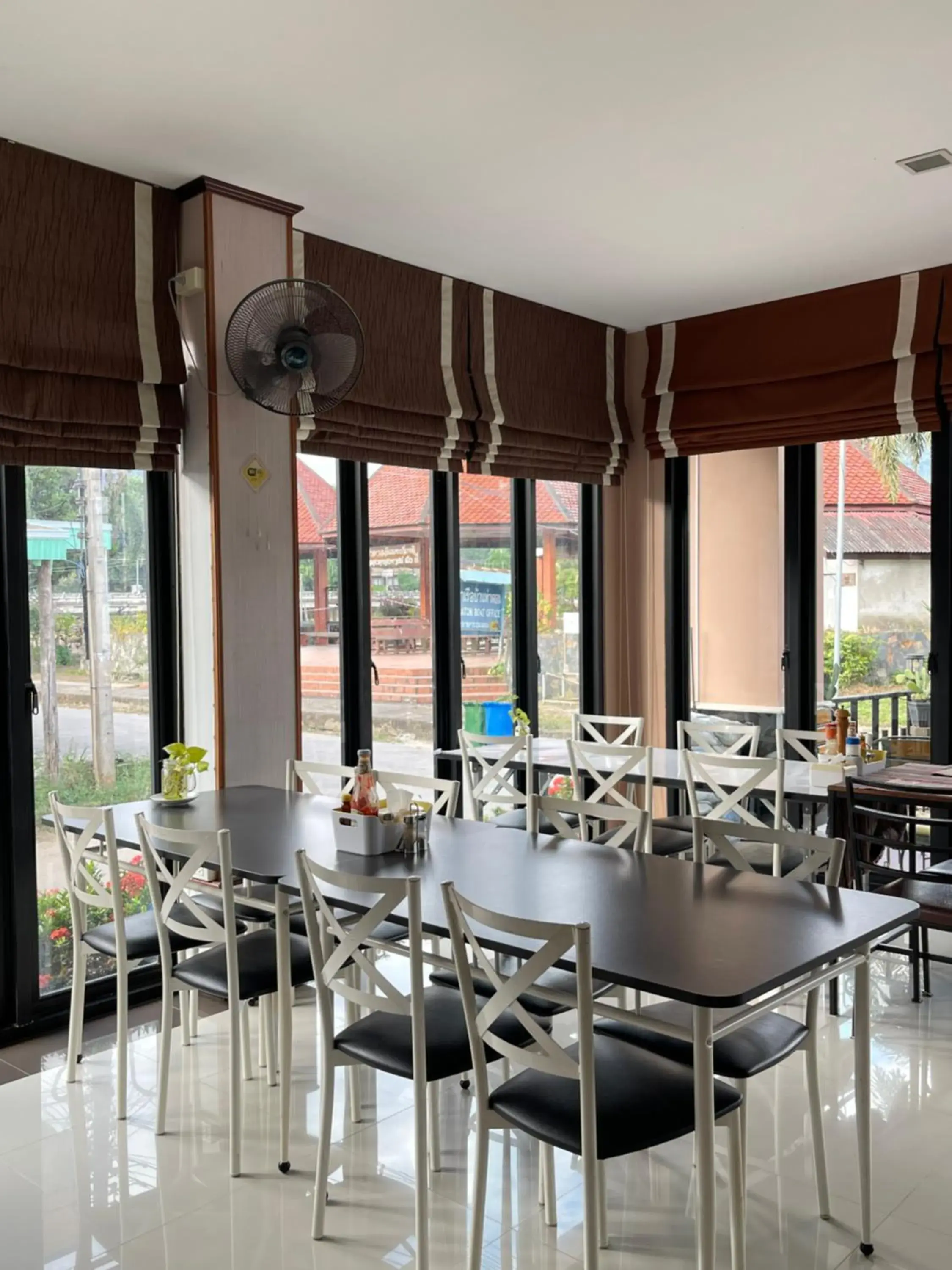 Restaurant/places to eat in Saranya River House สรัญญาริเวอร์เฮาส์ Restaurant/places to eat in Saranya River House สรัญญาริเวอร์เฮาส์