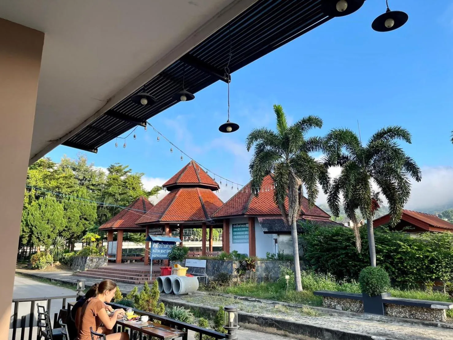 Garden in Saranya River House สรัญญาริเวอร์เฮาส์