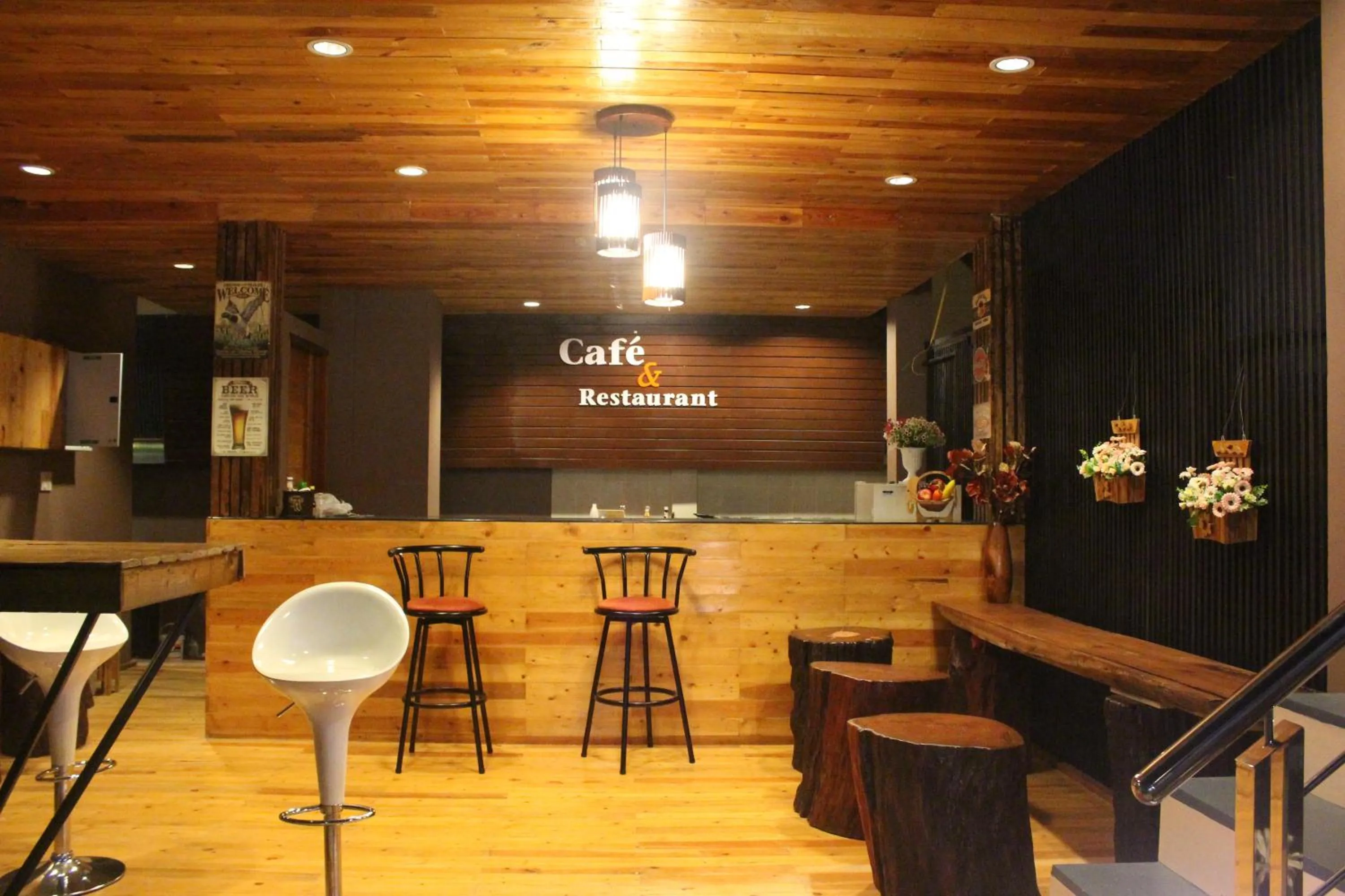 Restaurant/places to eat in Saranya River House สรัญญาริเวอร์เฮาส์