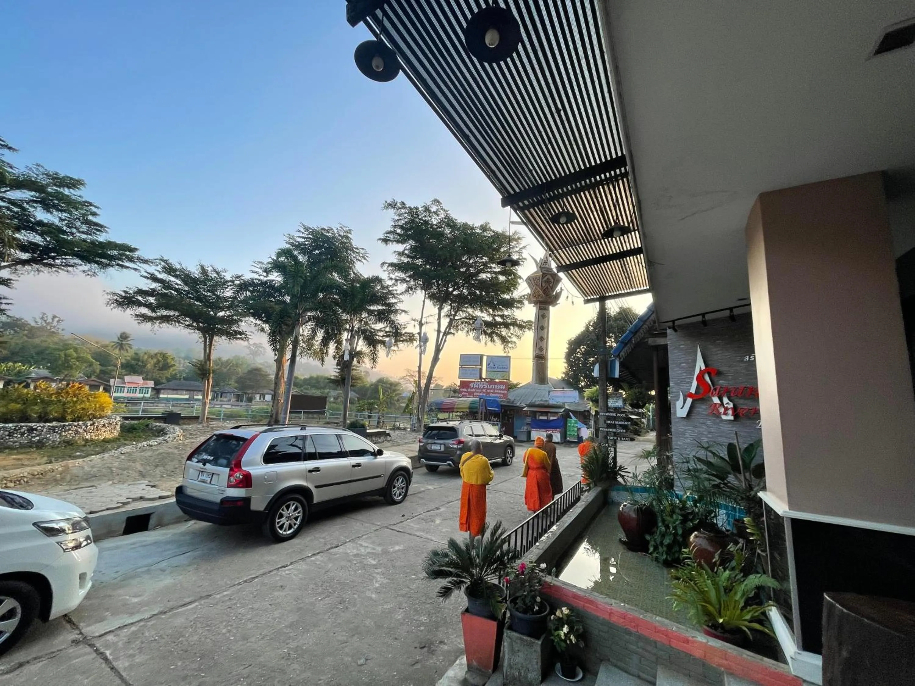 Garden in Saranya River House สรัญญาริเวอร์เฮาส์