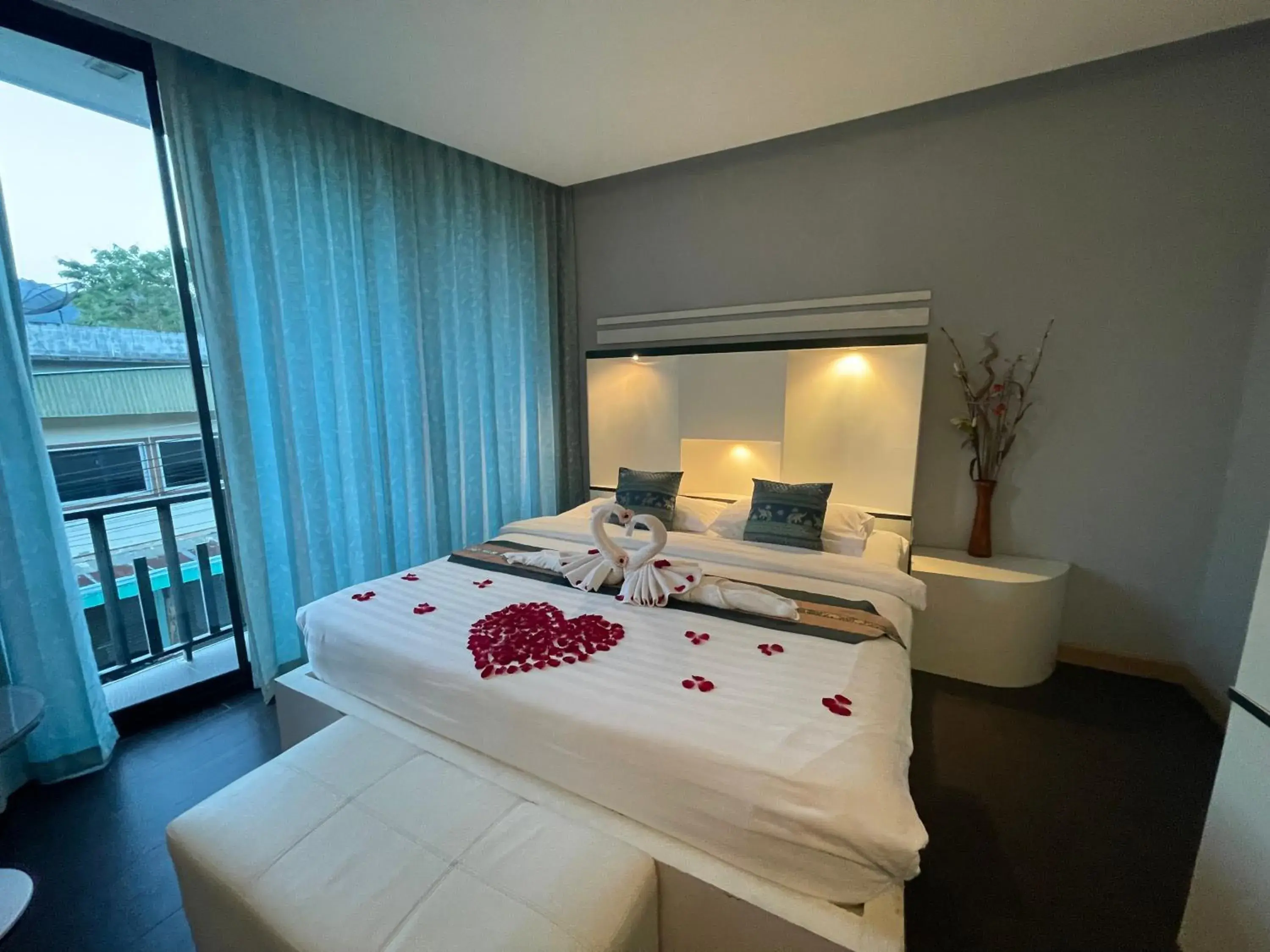 Bed in Saranya River House สรัญญาริเวอร์เฮาส์ Bed in Saranya River House สรัญญาริเวอร์เฮาส์