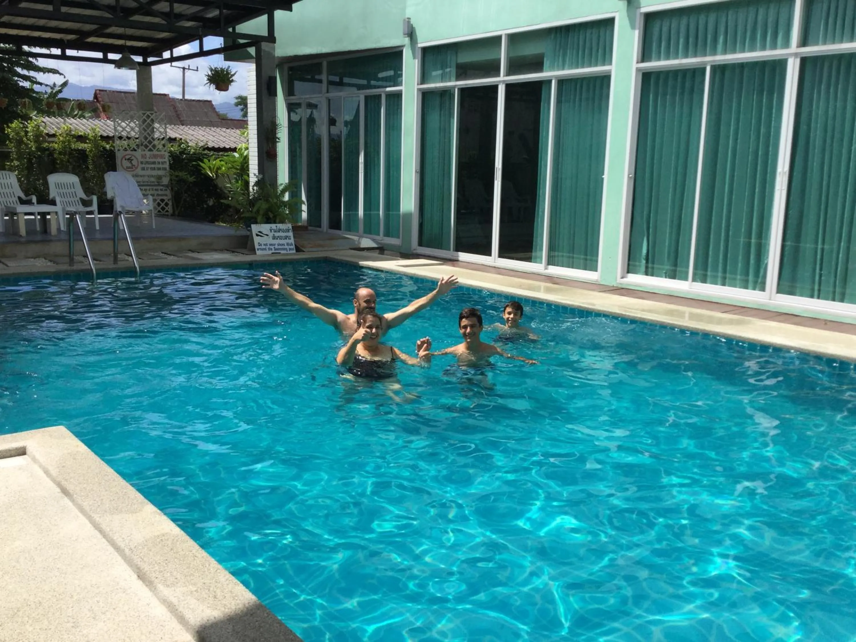 Swimming pool in Saranya River House สรัญญาริเวอร์เฮาส์
