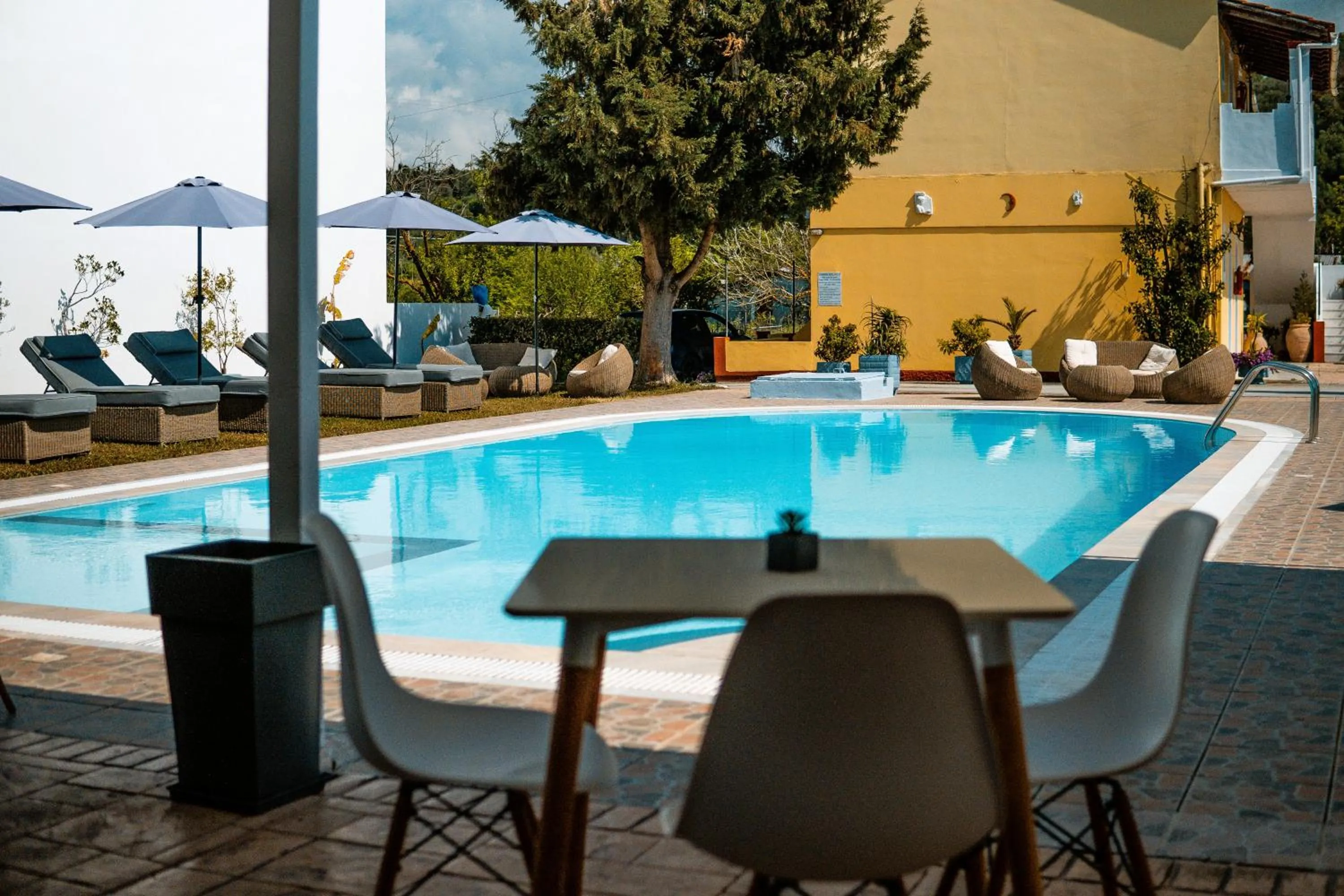 Patio in Melitsa corfu hotel