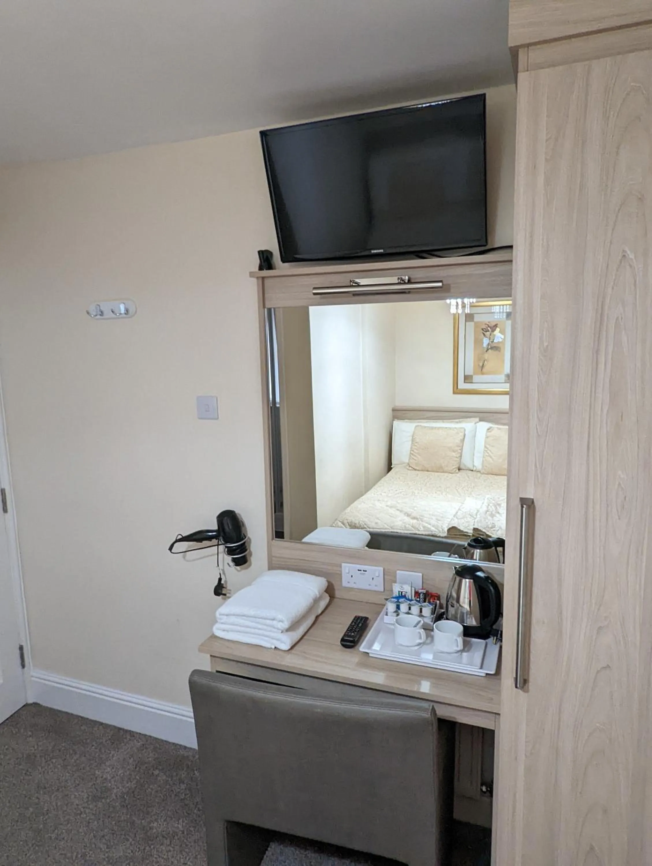 TV and multimedia, Bed in The Stafford