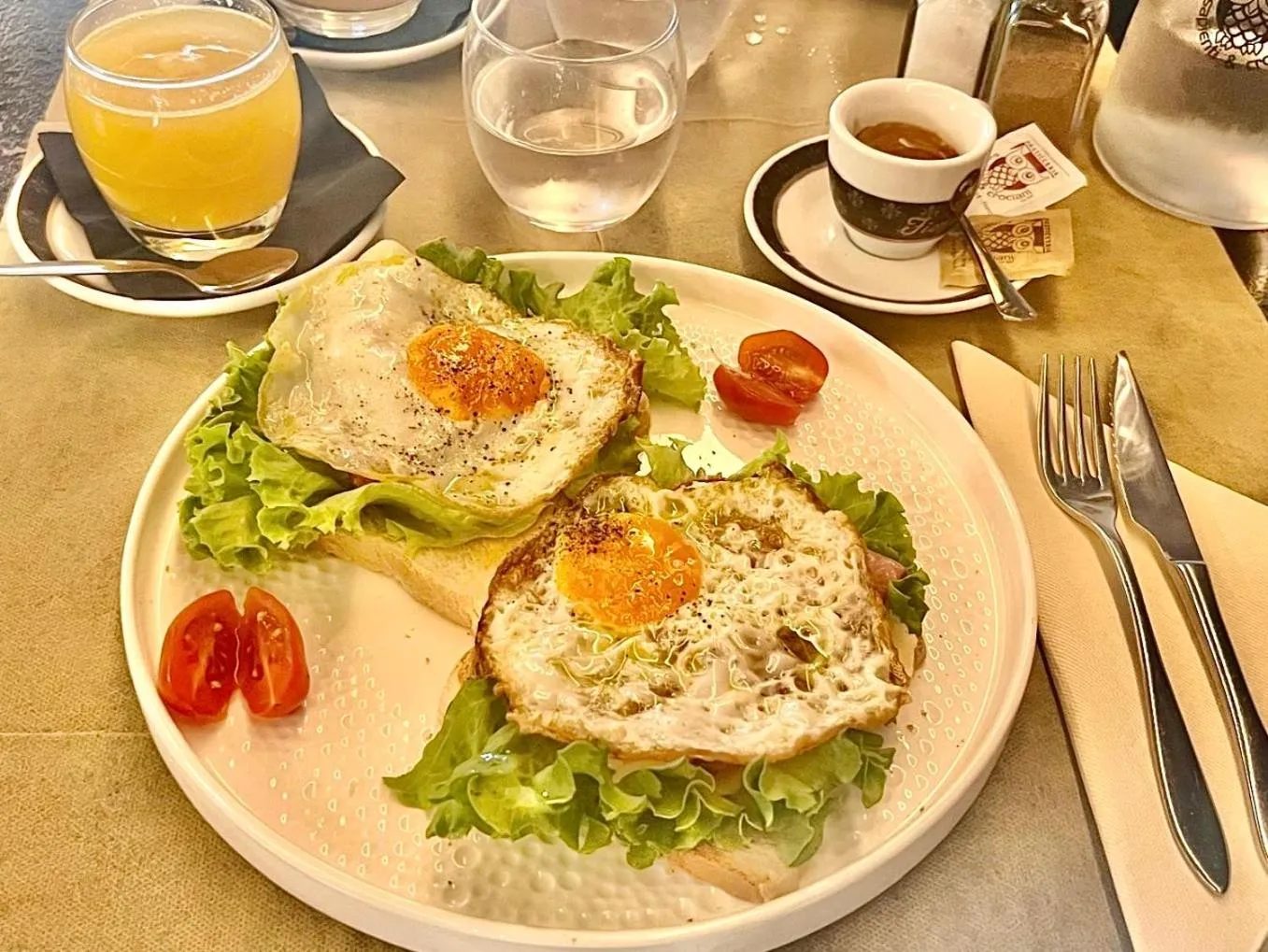 Restaurant/places to eat in FLORENCE SEASONS B&B