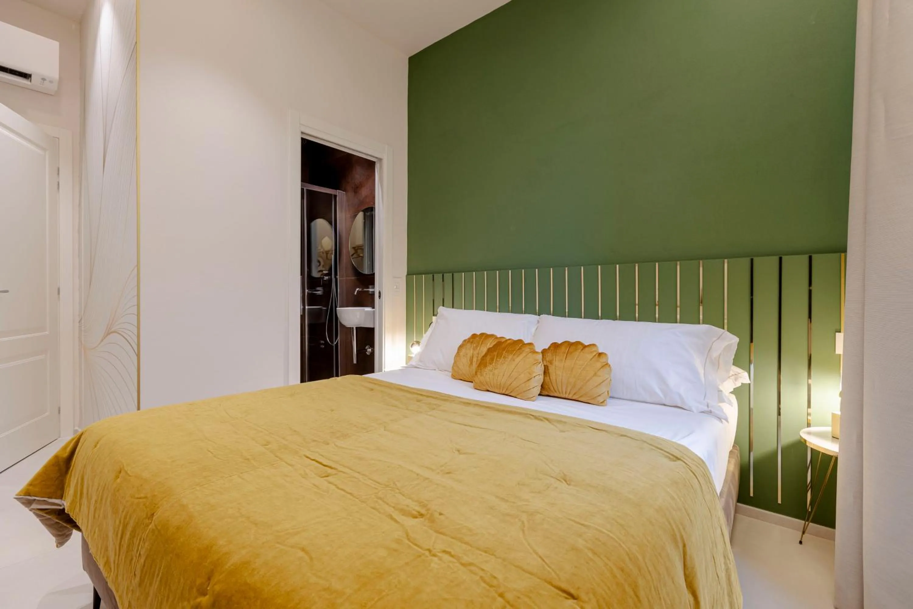 Bed in FLORENCE SEASONS B&B