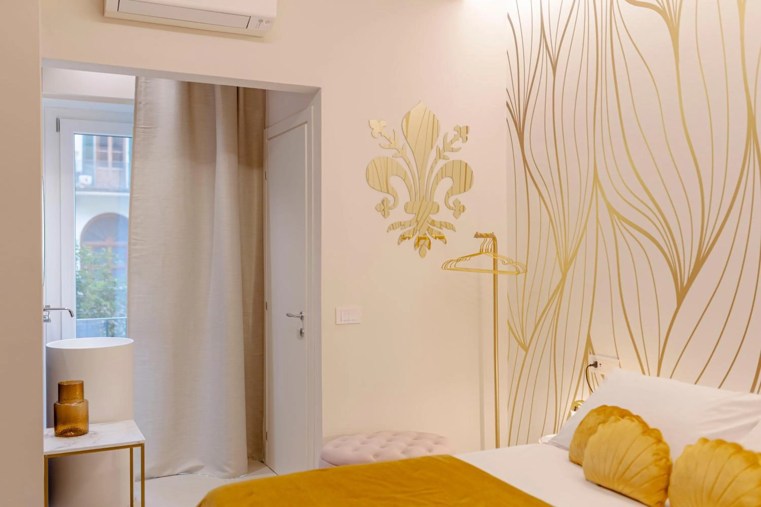 Bed in FLORENCE SEASONS B&B