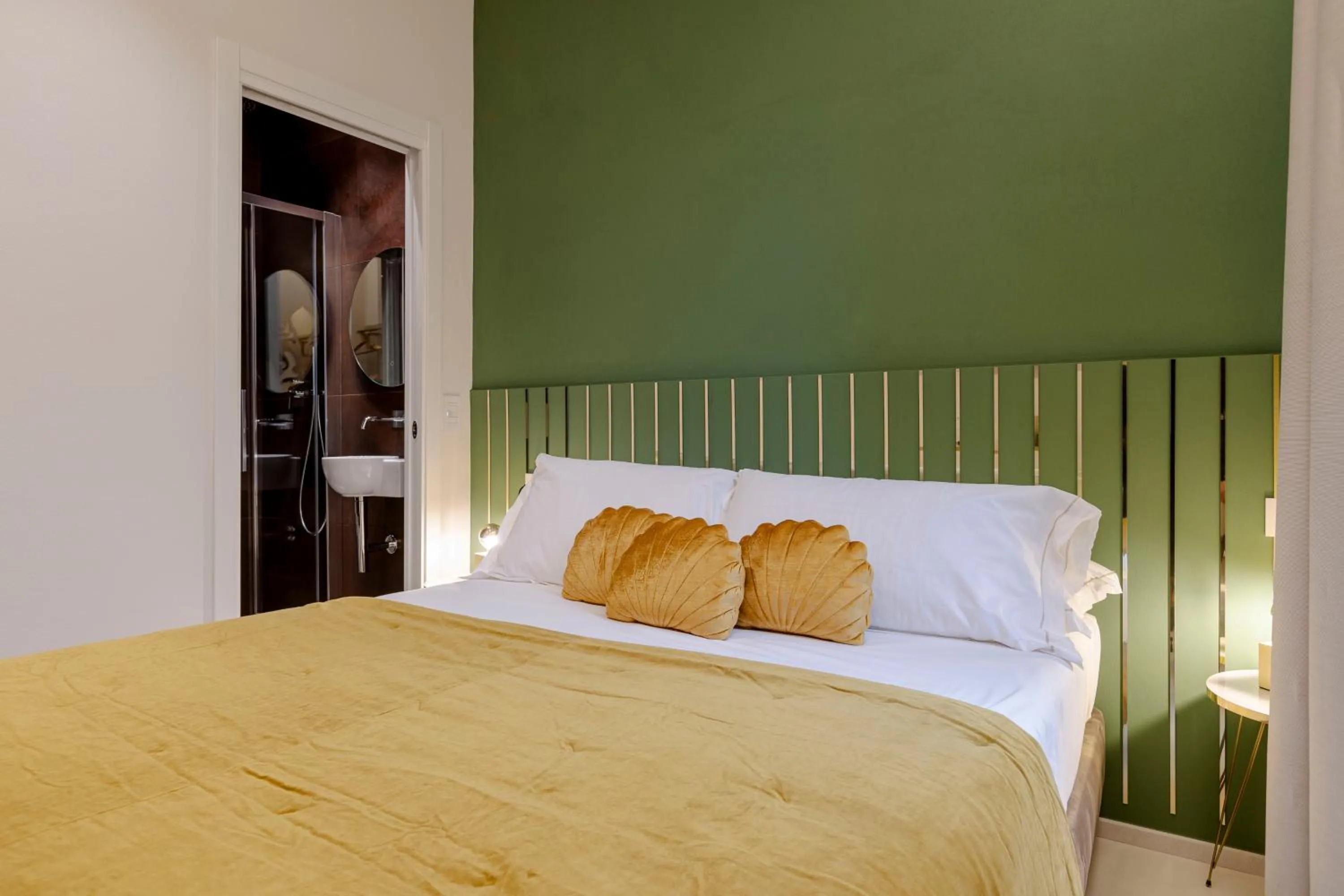 Bed in FLORENCE SEASONS B&B