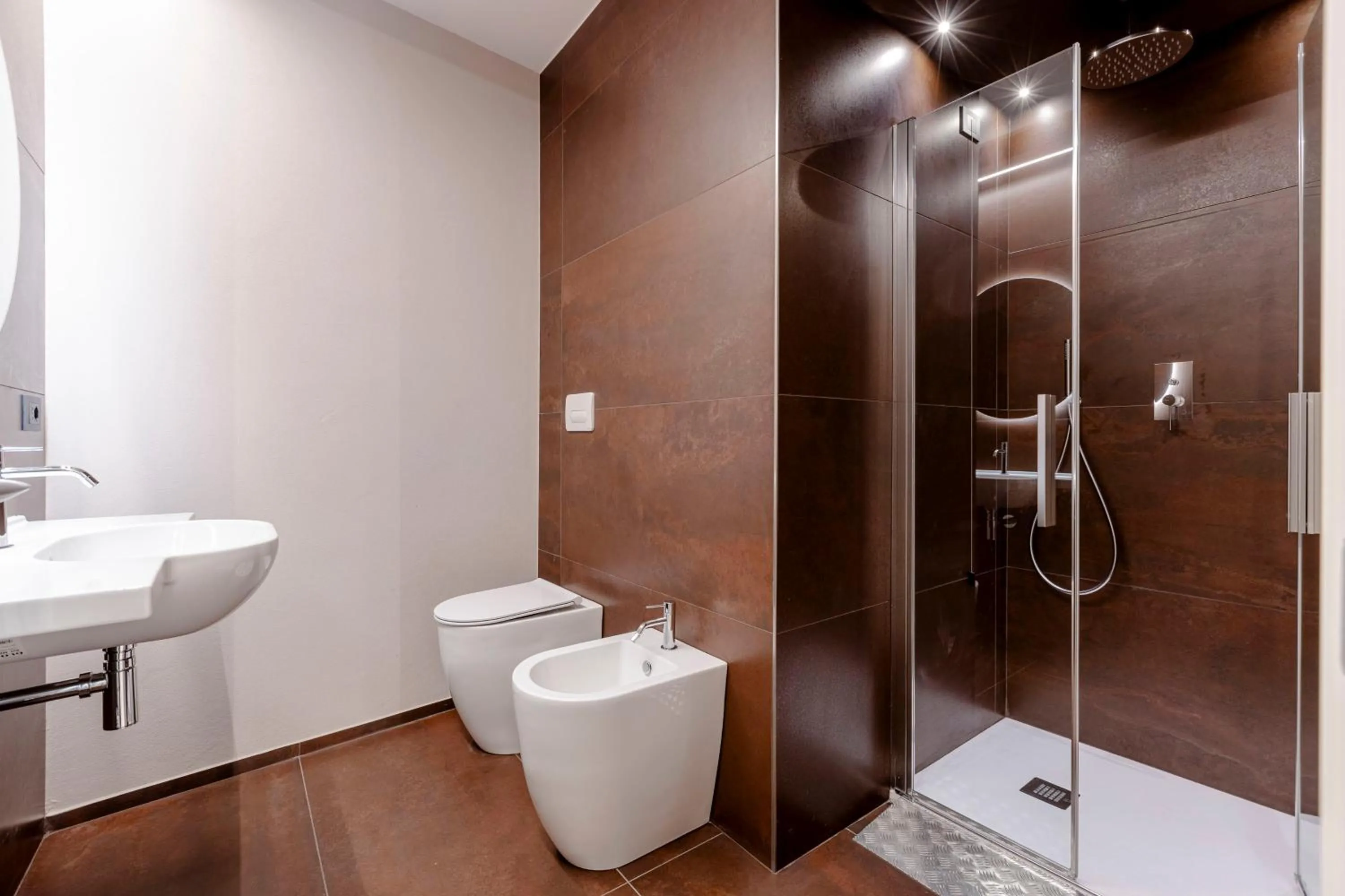 Shower in FLORENCE SEASONS B&B