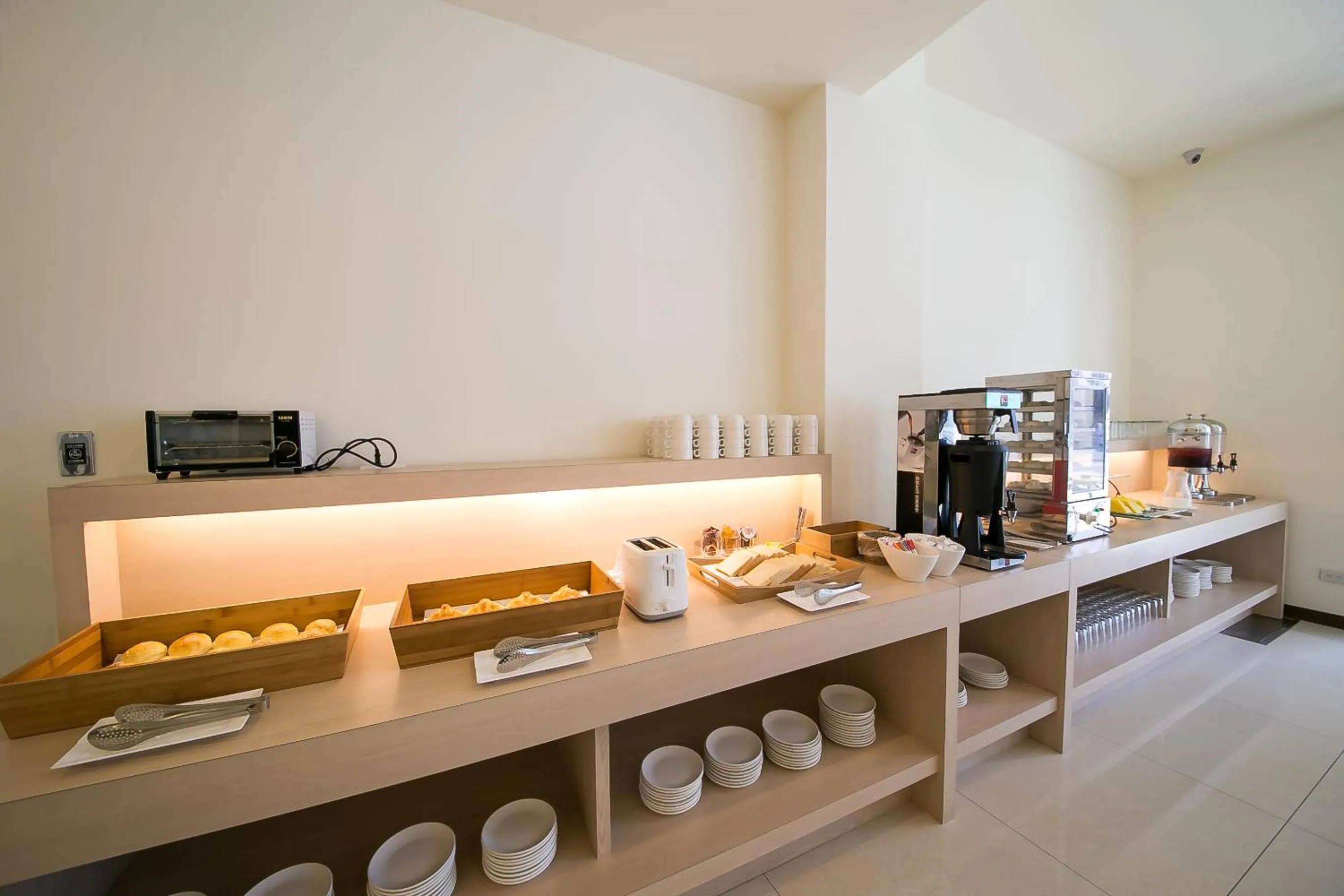 Food and drinks in Sunseed International Villa Hotel