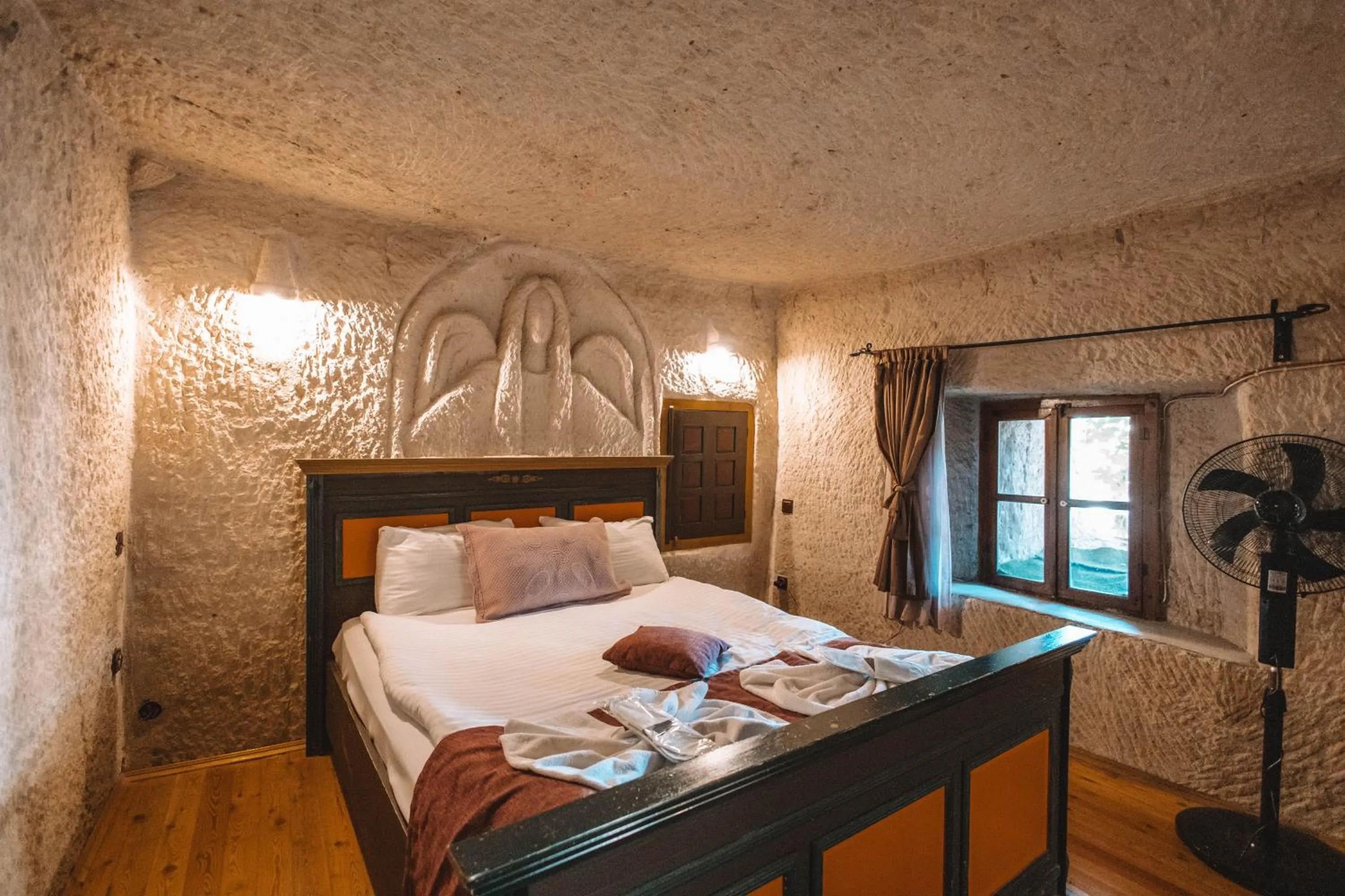 Bed in Turan Cappadocia Cave