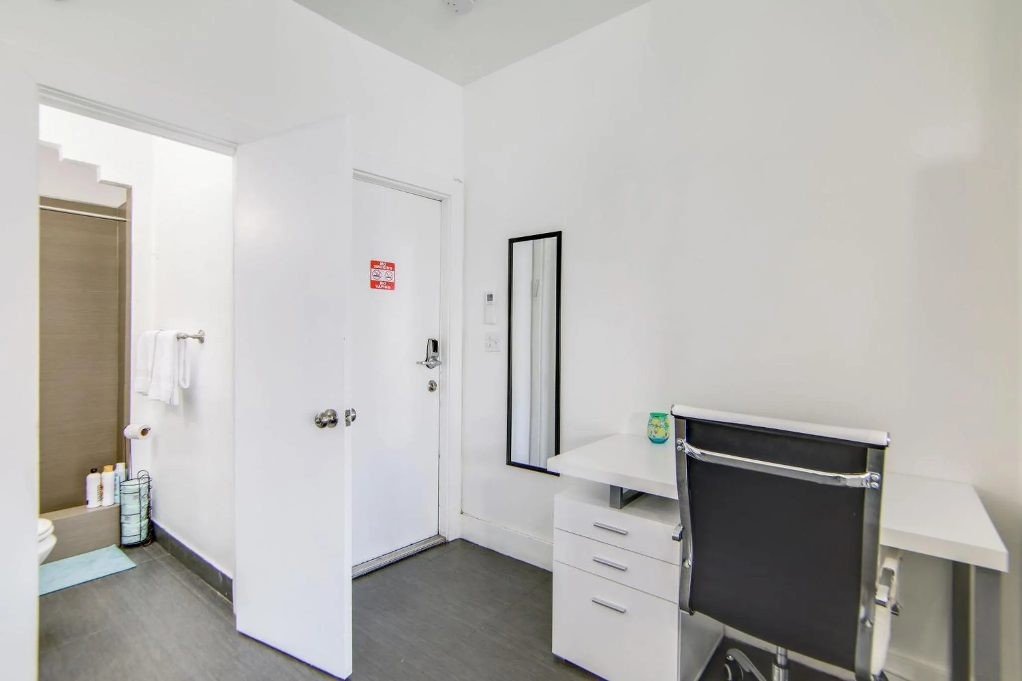 One-Bedroom Apartment - single occupancy in Chic Large Studio Apt Near Ocean Drive South Beach