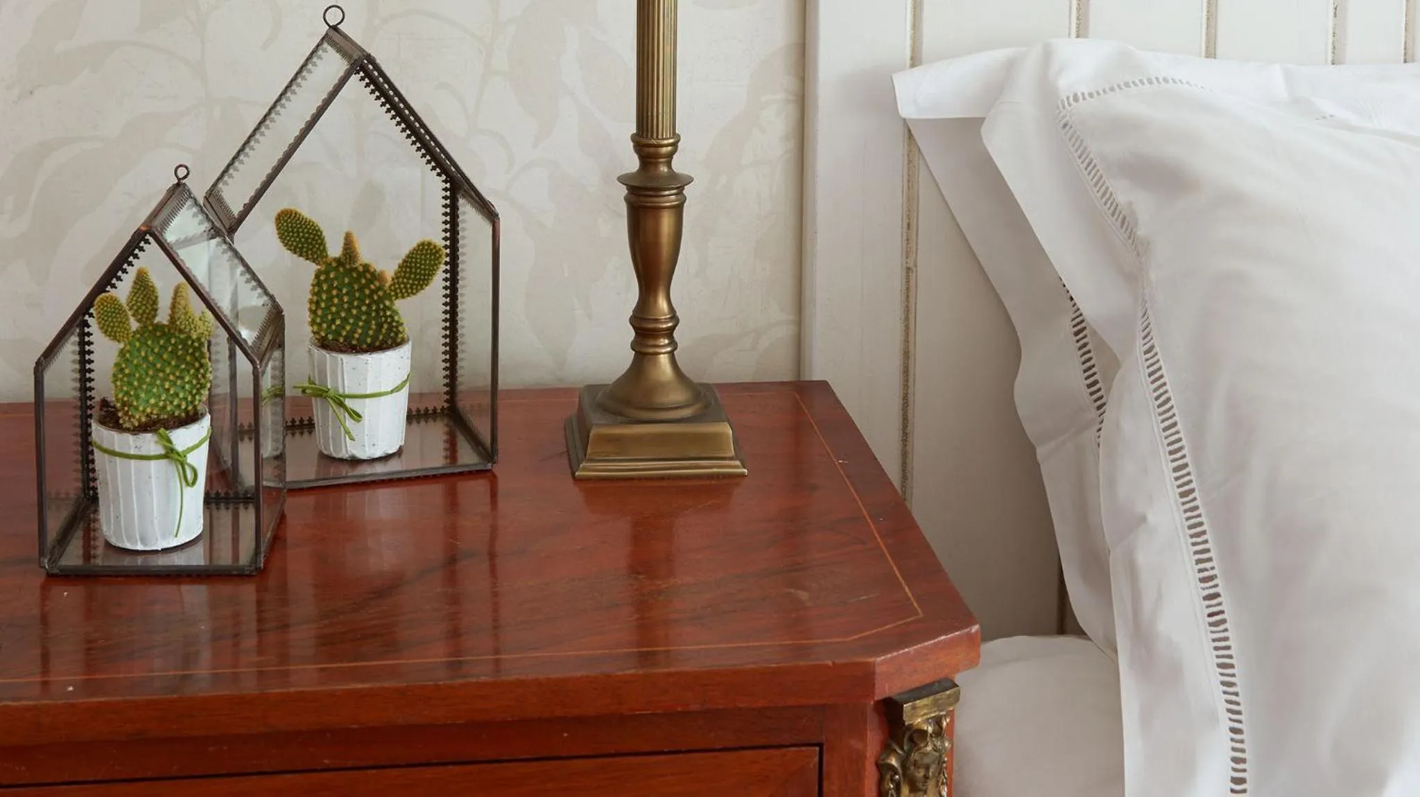 Decorative detail, Bed in Hotel Station Amstelveen