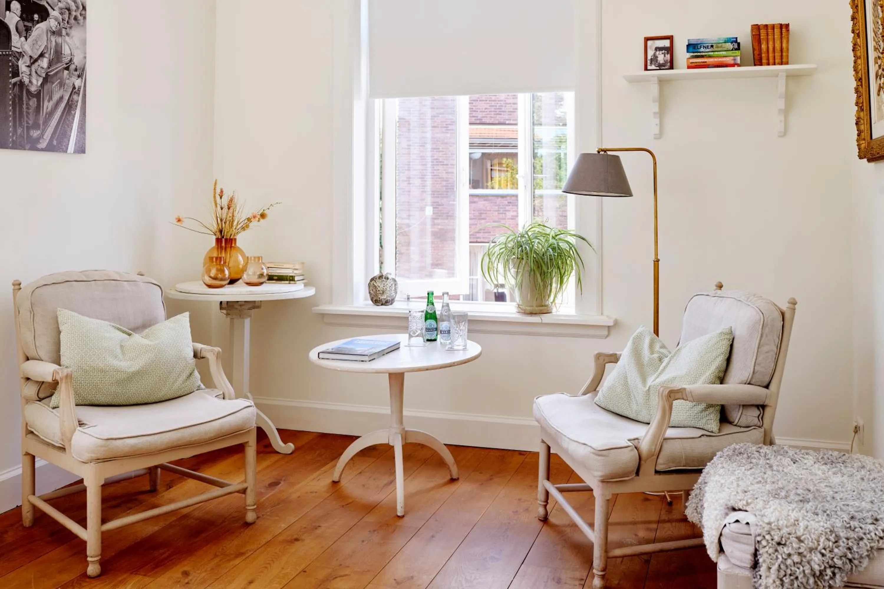 Seating area in Hotel Station Amstelveen
