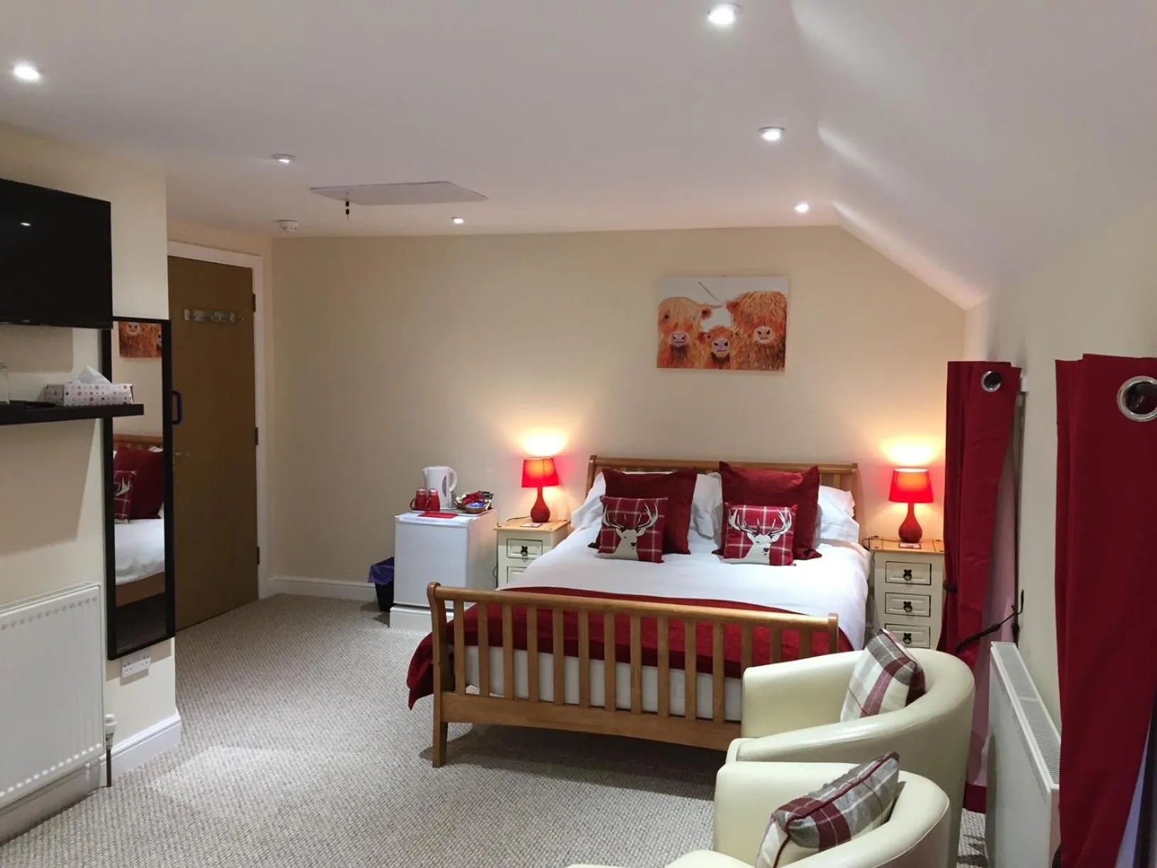 Bedroom, Bed in The Village Inn