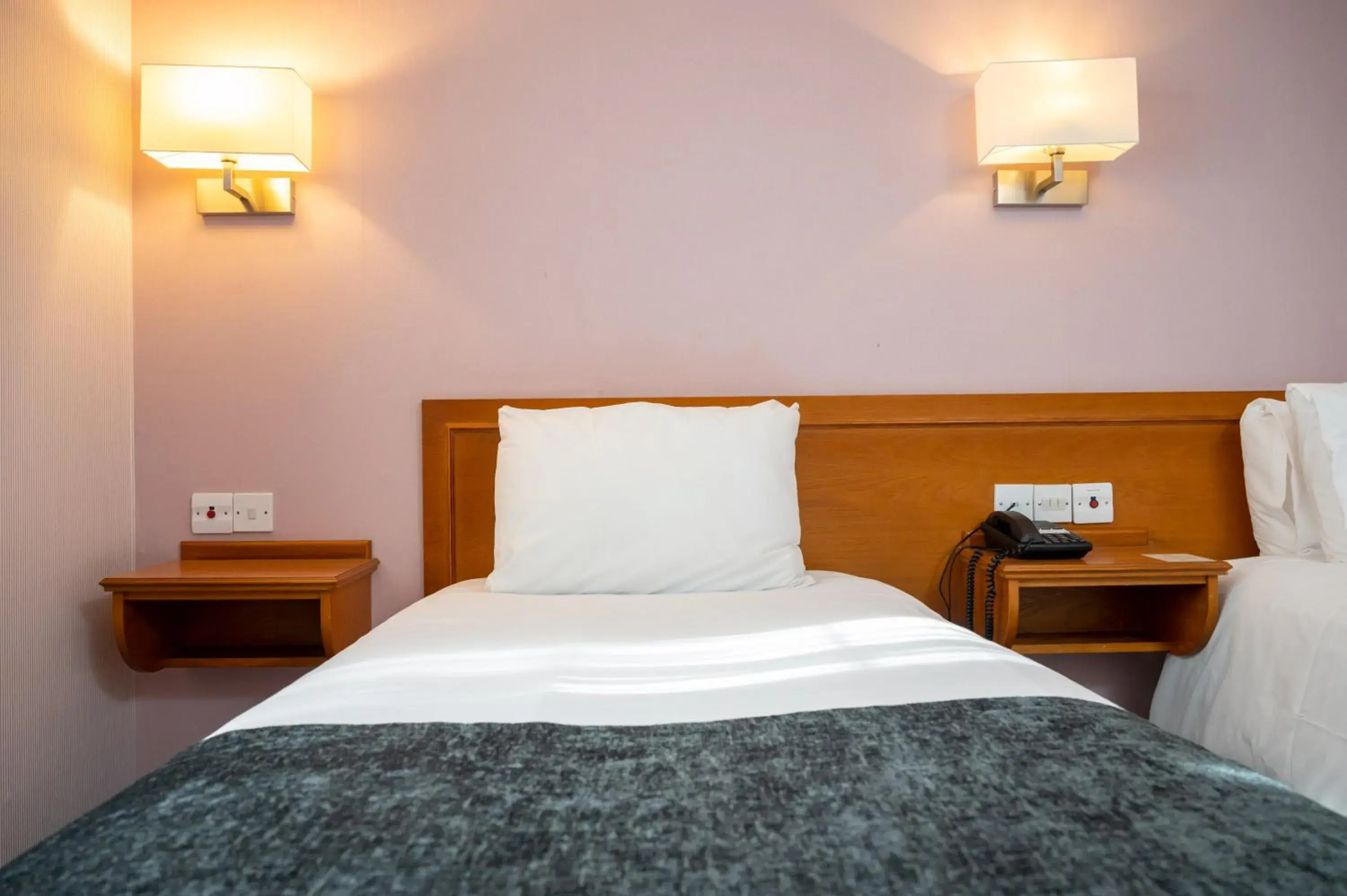 Twin Room in Bridge Inn By Greene King Inns Twin Room in Bridge Inn By Greene King Inns