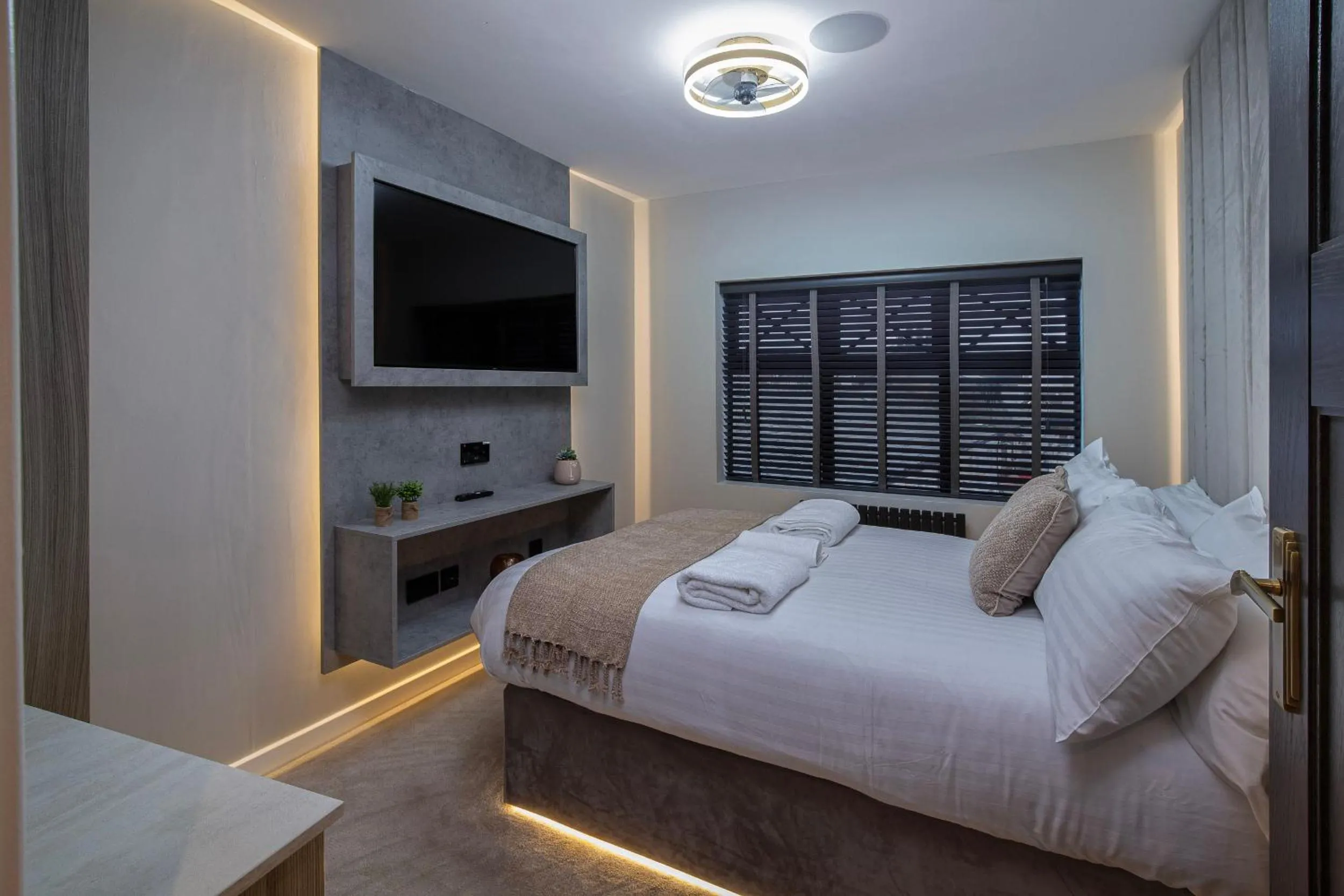 Bed in The Charleston