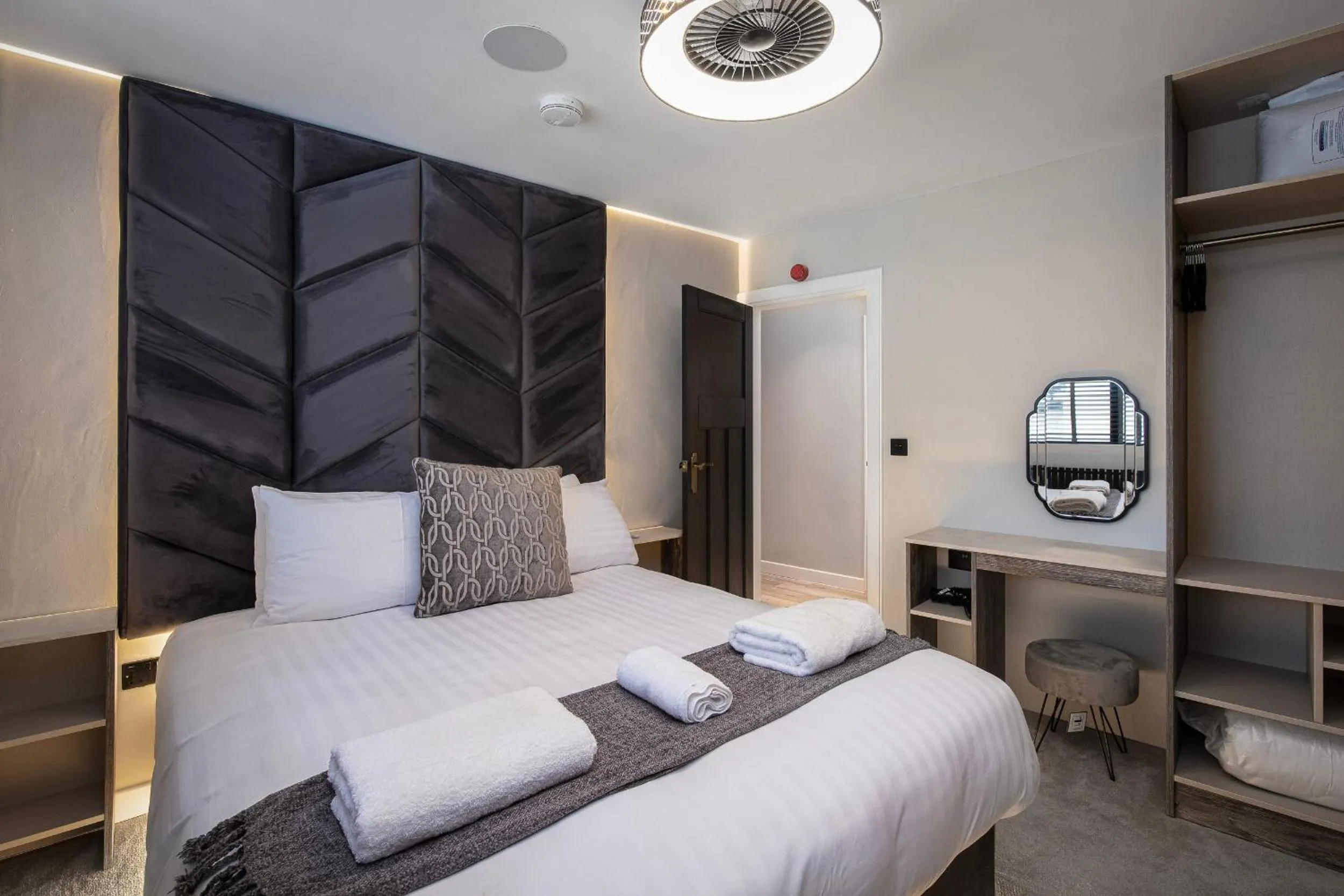 Bed in The Charleston