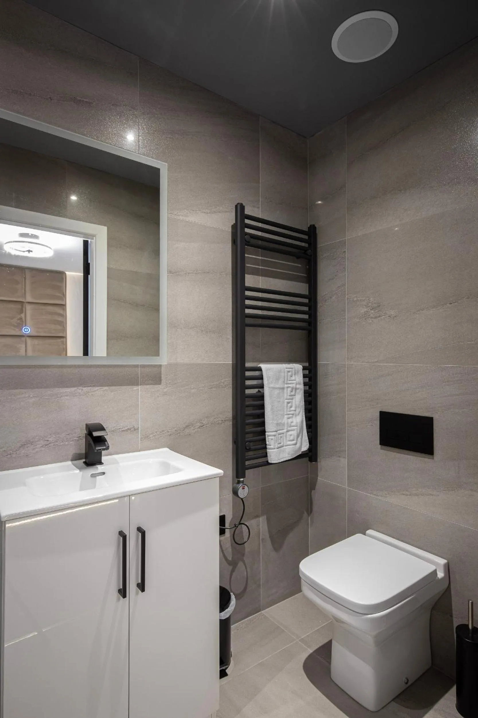 Shower in The Charleston