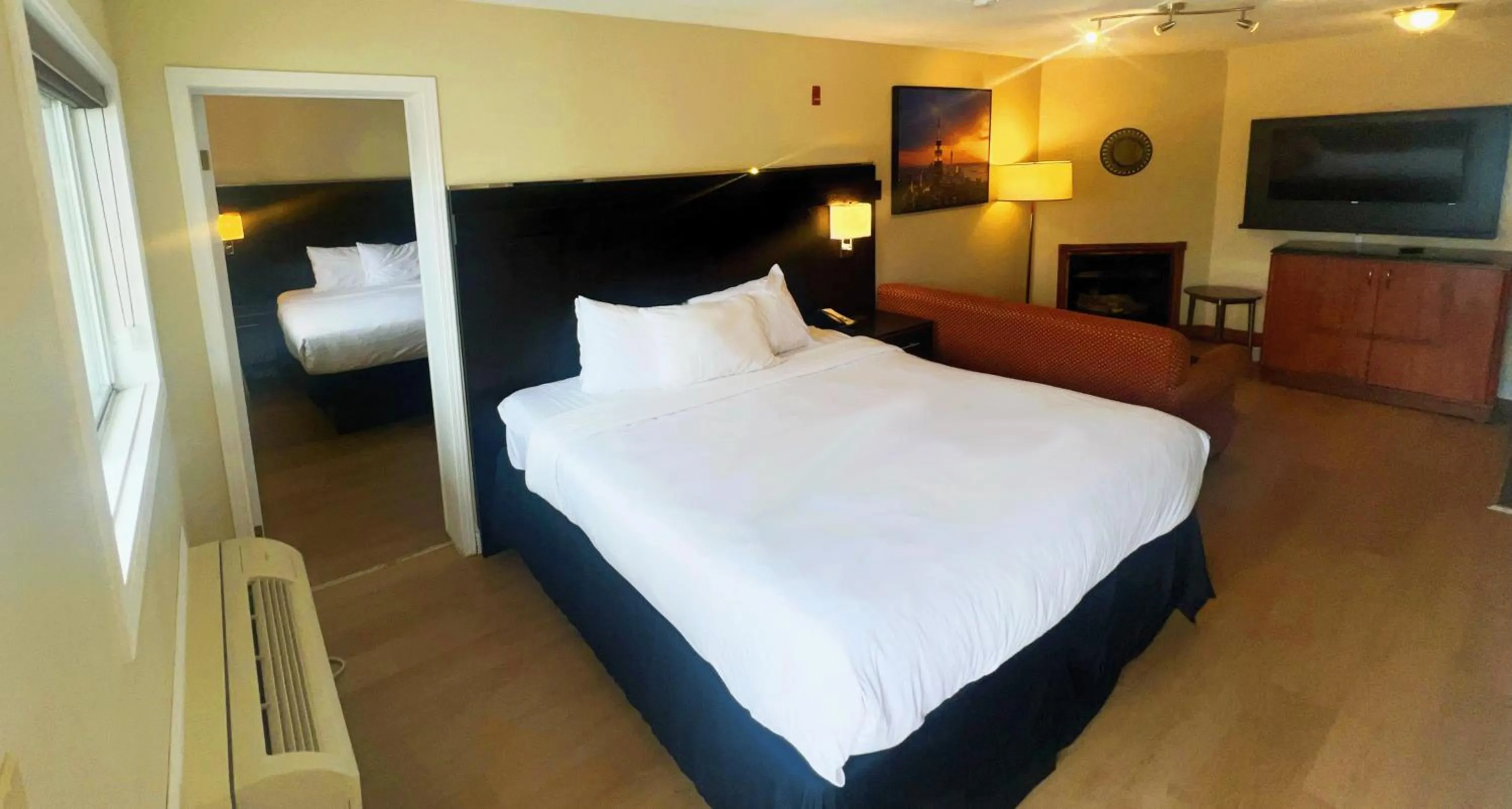 Bed in Riviera Inn And Suites 1000 Islands