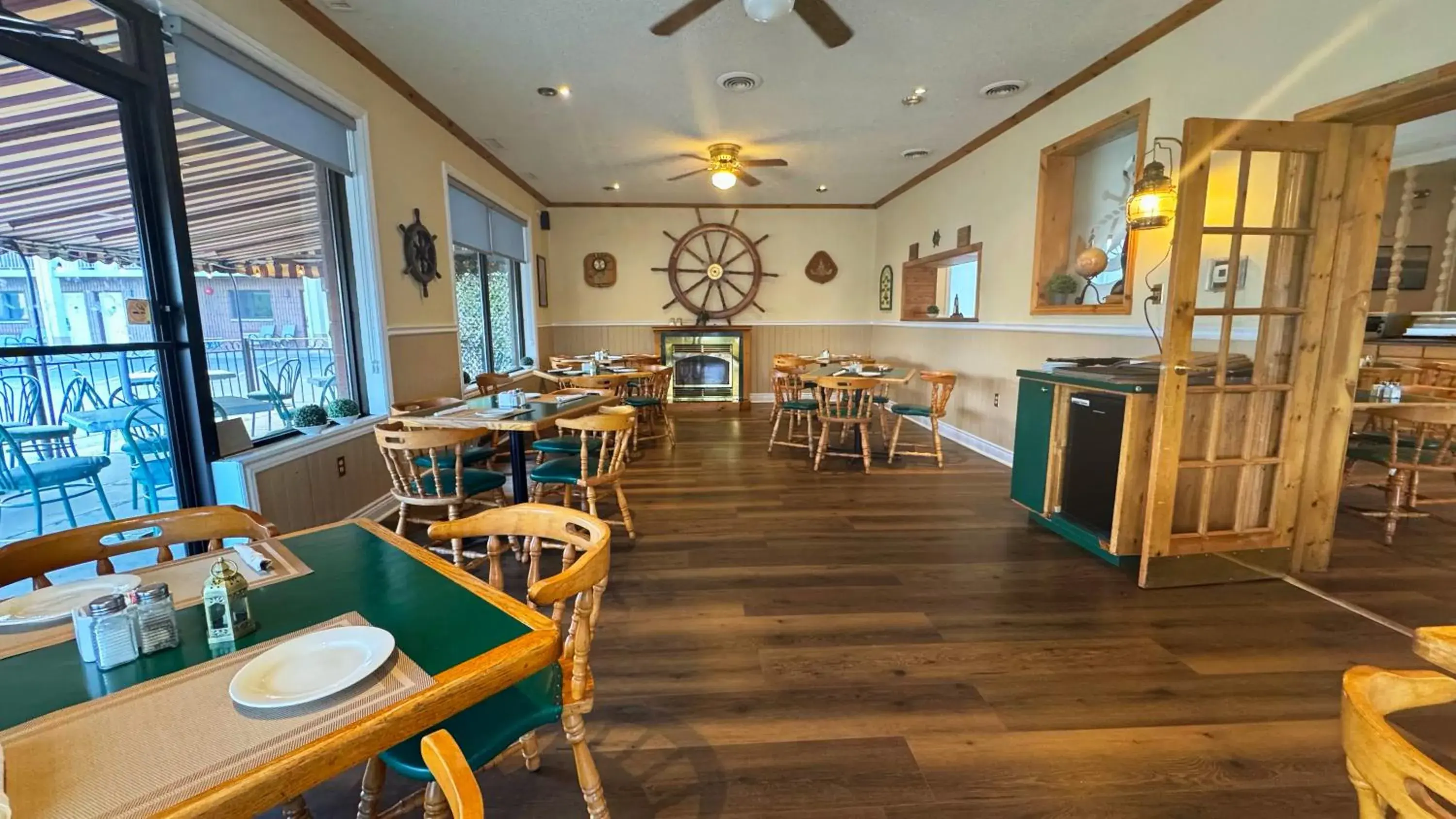 Restaurant/places to eat in Riviera Inn And Suites 1000 Islands Restaurant/places to eat in Riviera Inn And Suites 1000 Islands